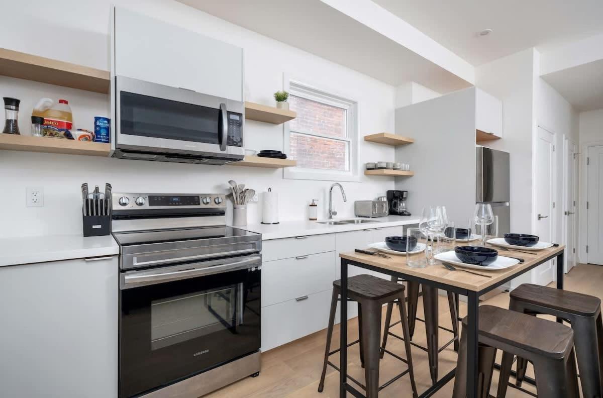 Spacious 2BR near UofT and College