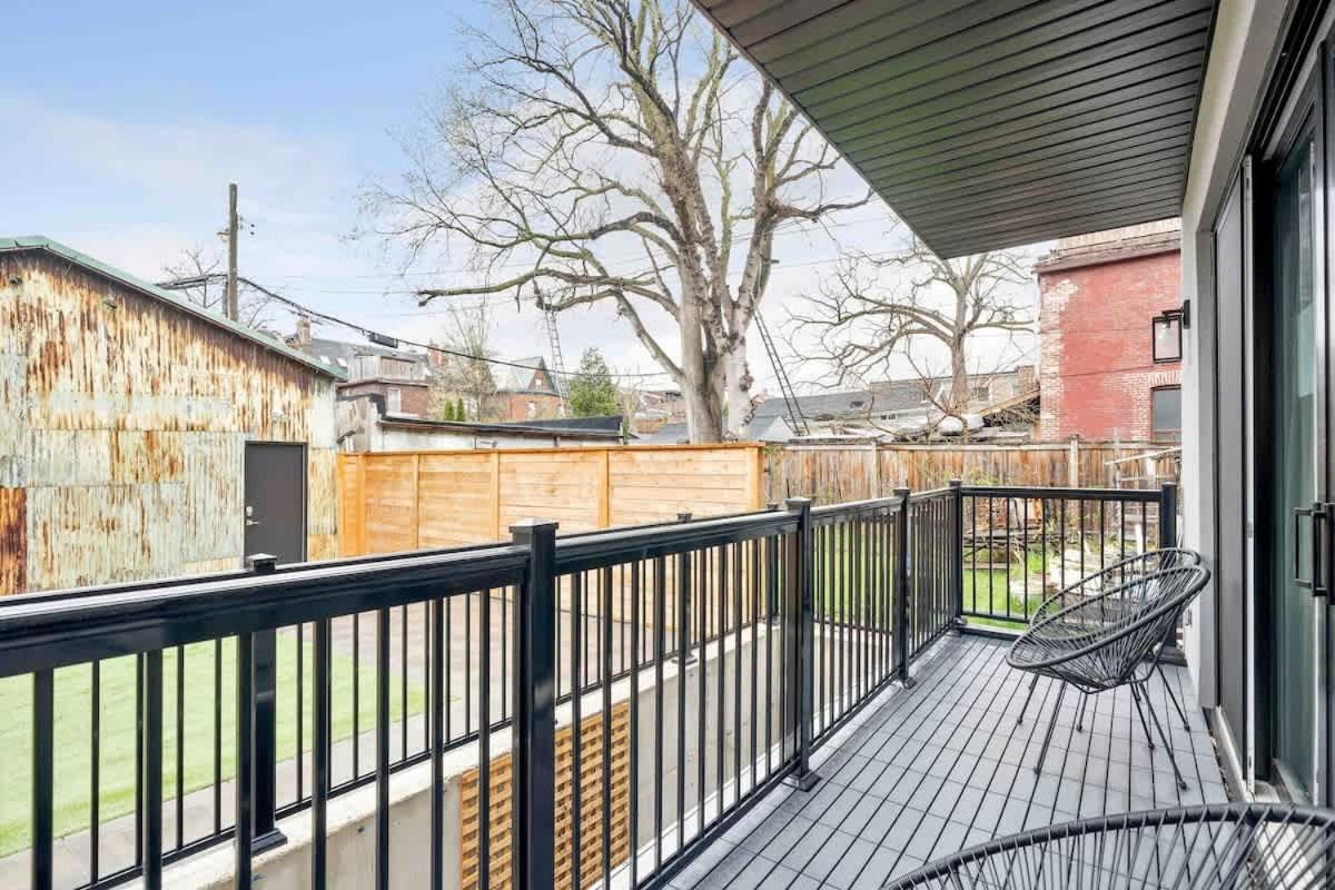 Spacious 2BR near UofT and College