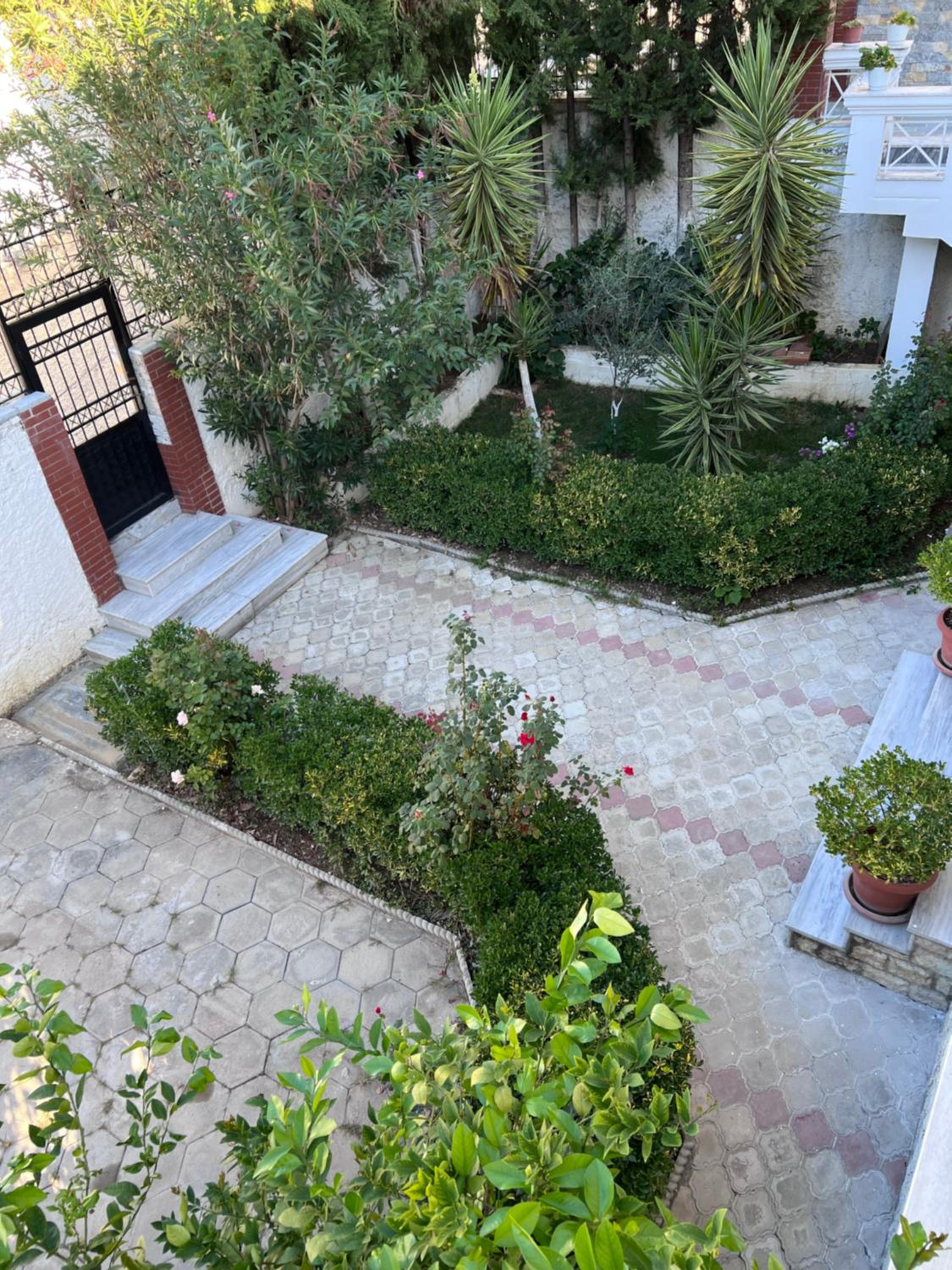 White Star Villa - Studio Apartments with Parking