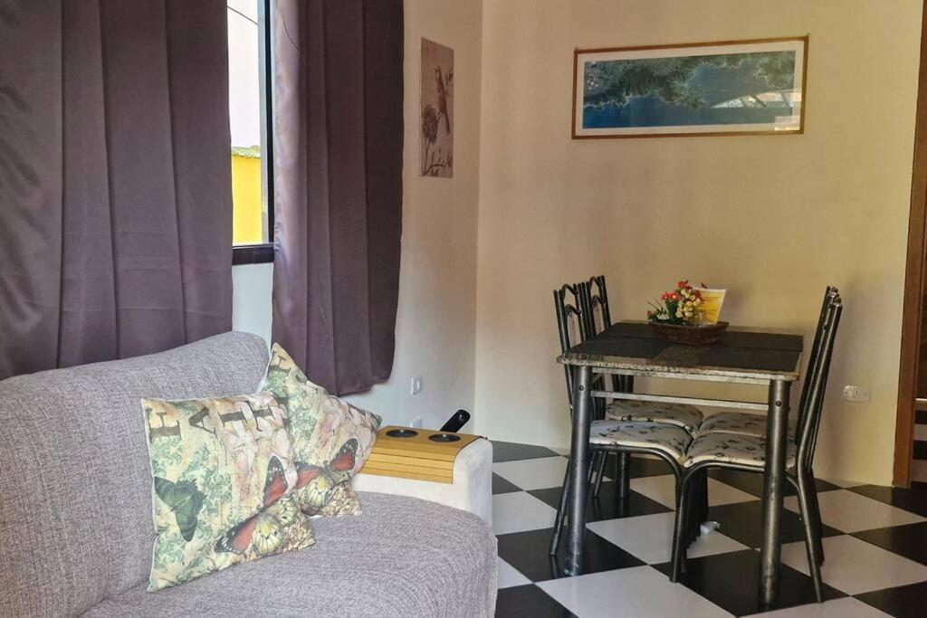 Casa Pouso Aconchego Para Ti - pertinho de Trindade com conforto e churrasqueira
