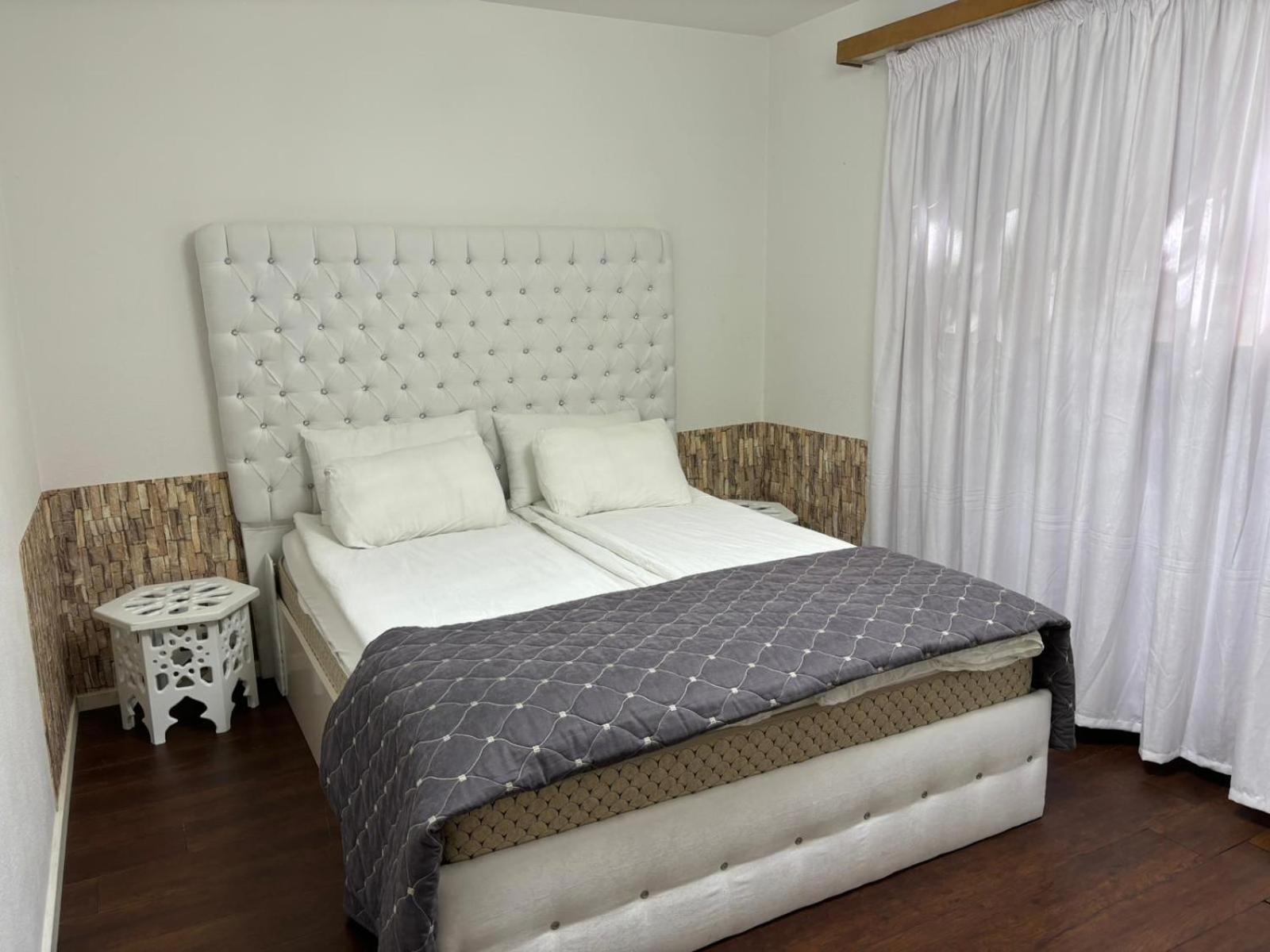 2BDR Apt with See View - Free Parking