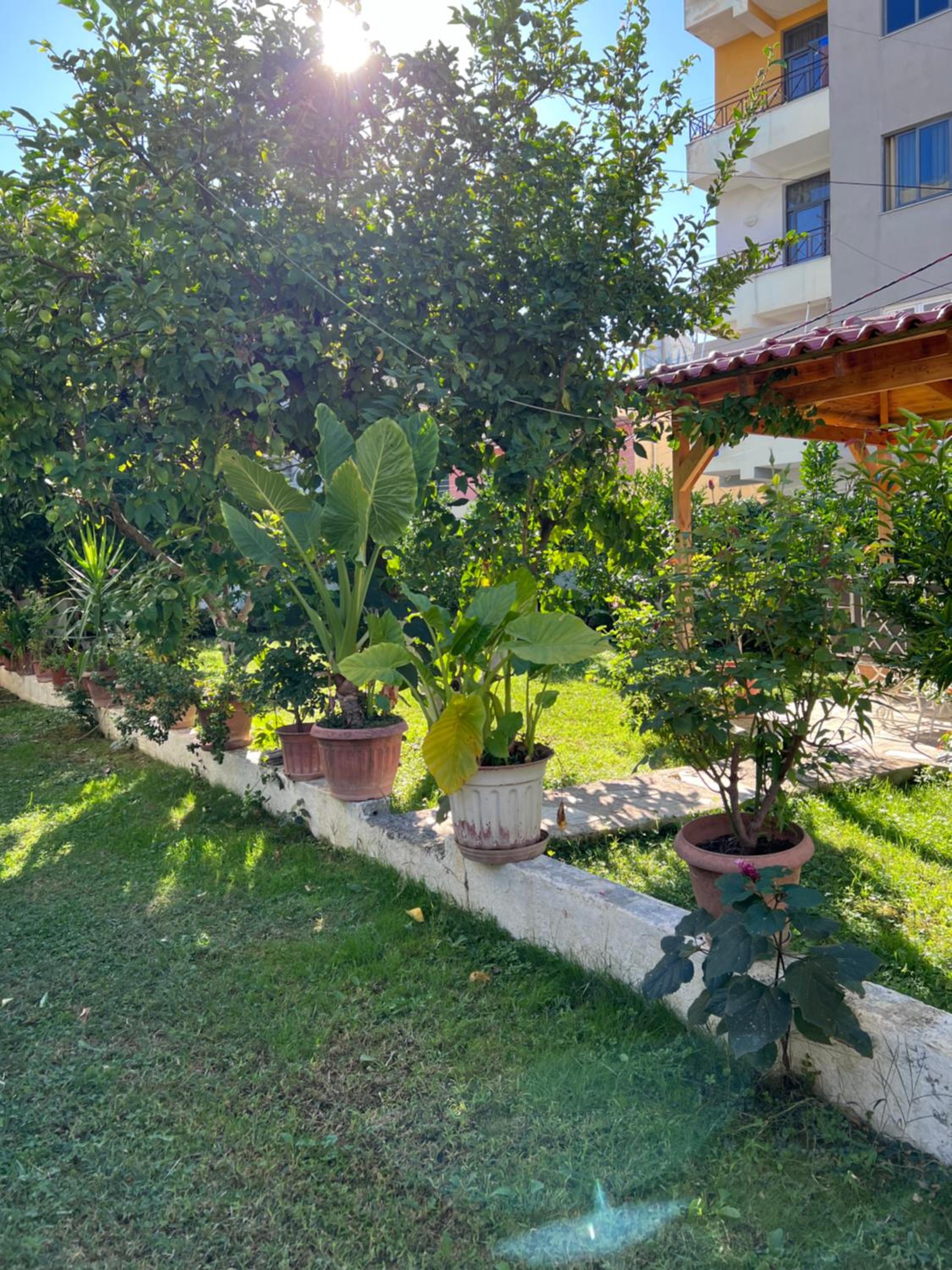 White Star Villa - Studio Apartments with Parking