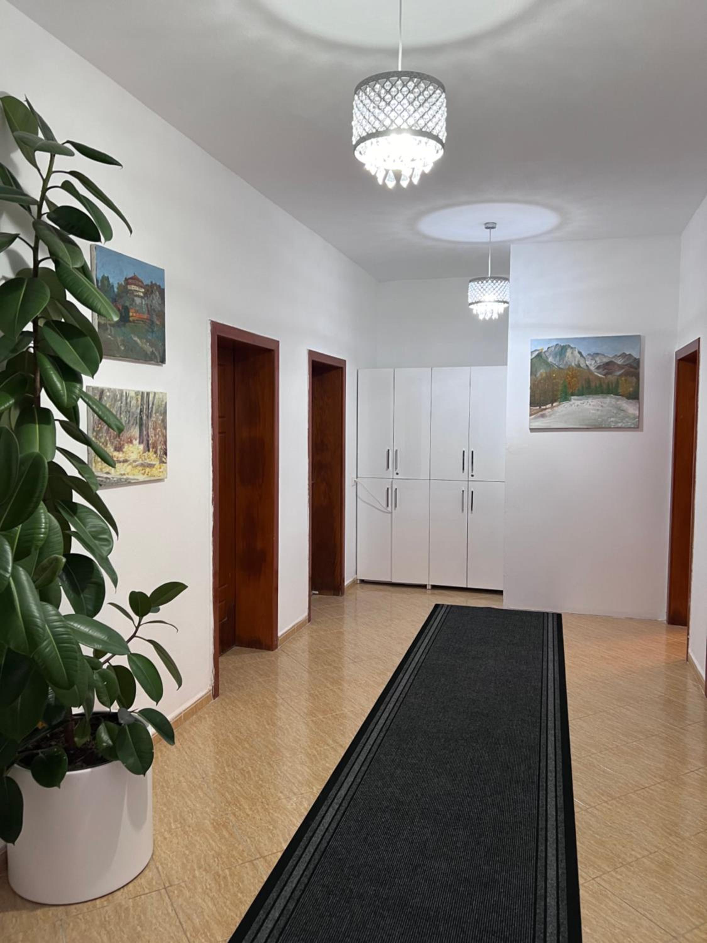 White Star Villa - Studio Apartments with Parking
