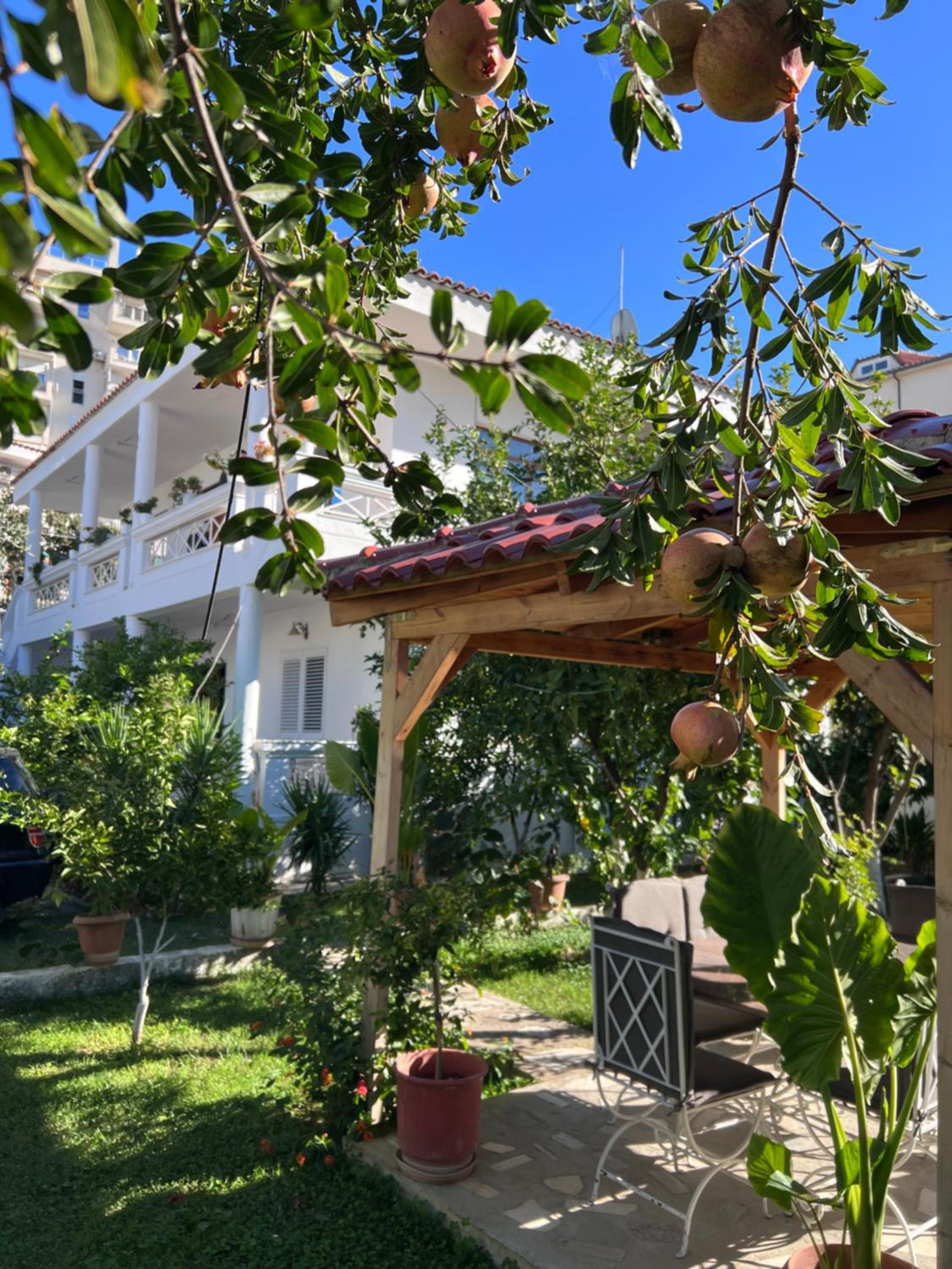 White Star Villa - Studio Apartments with Parking