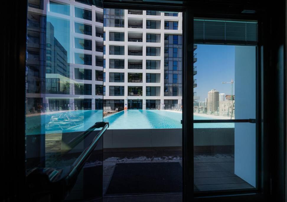 Luxurious Apartment in Tel Aviv with Terrace view 4