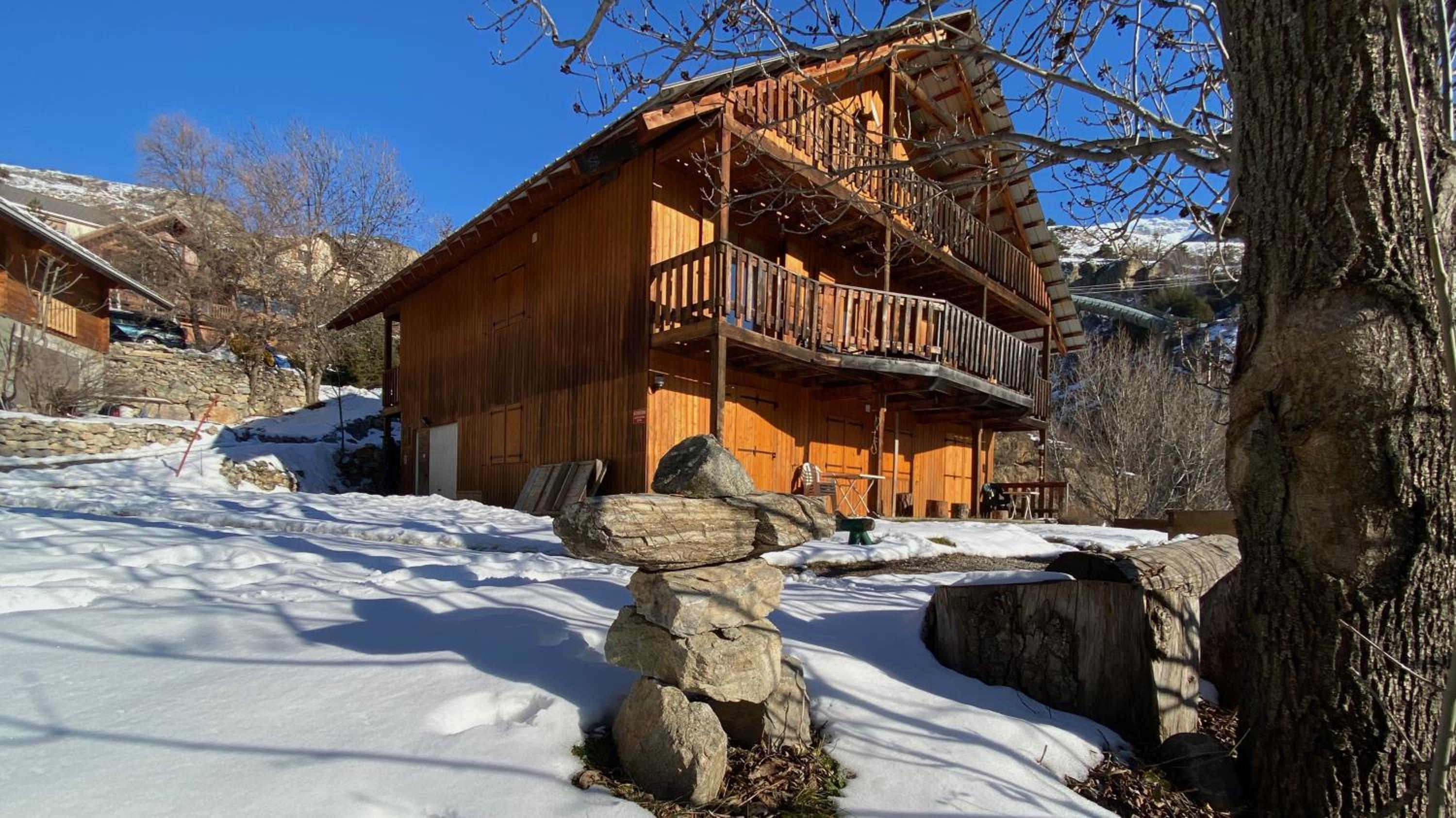 Chalet Inukshuk Vue panoramique Gorges de la Durance Parc des Écrins