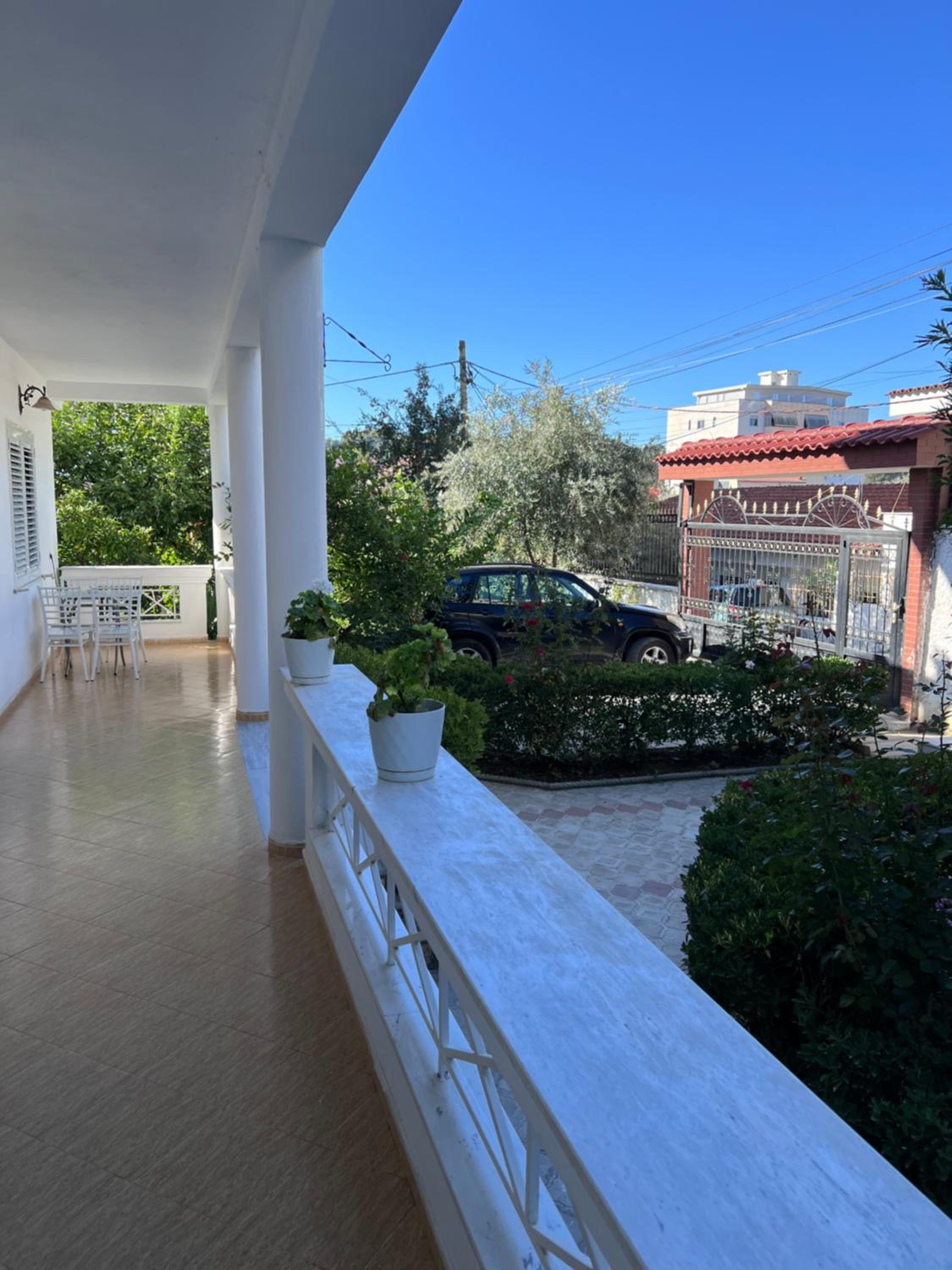 White Star Villa - Studio Apartments with Parking