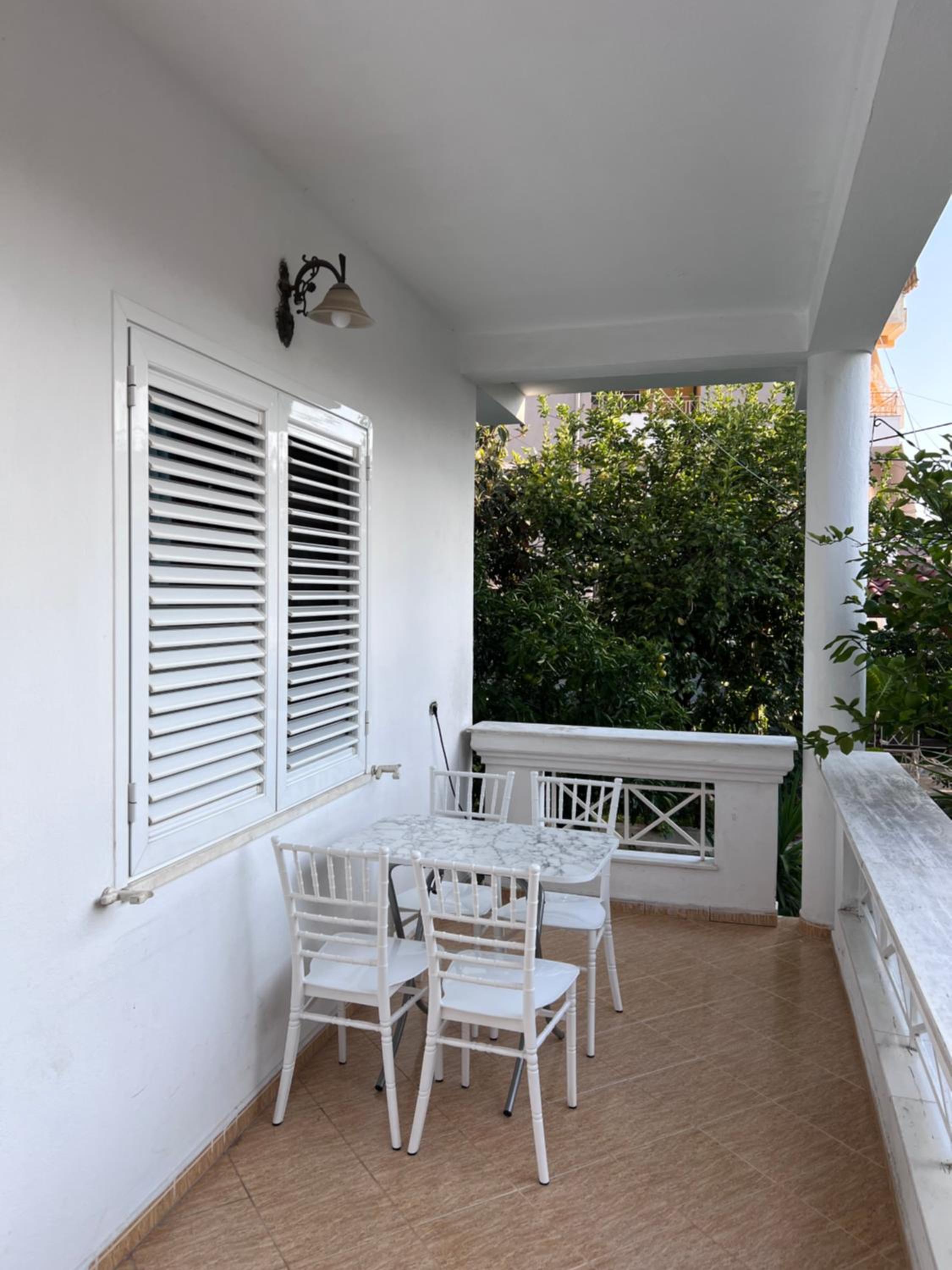 White Star Villa - Studio Apartments with Parking
