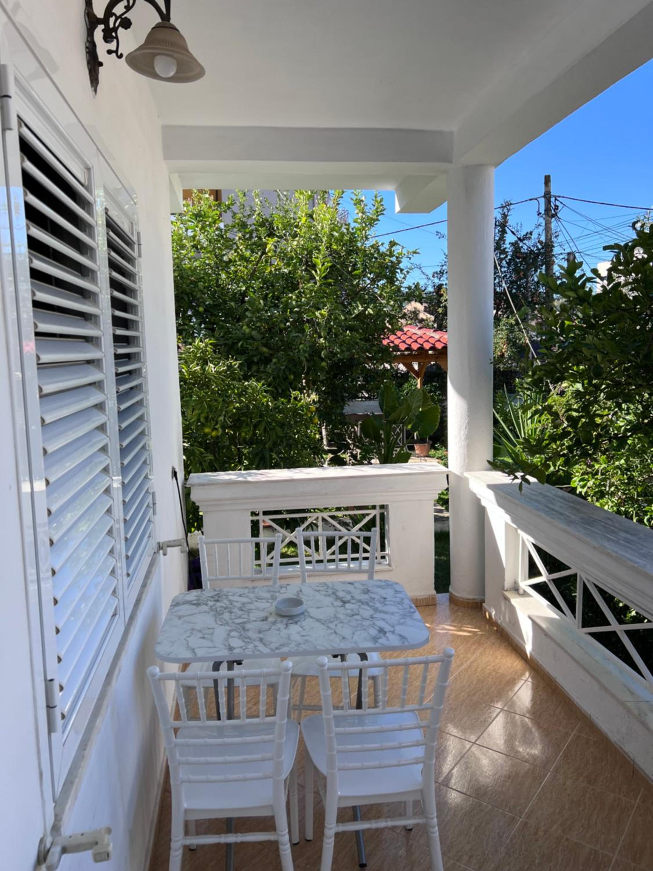White Star Villa - Studio Apartments with Parking