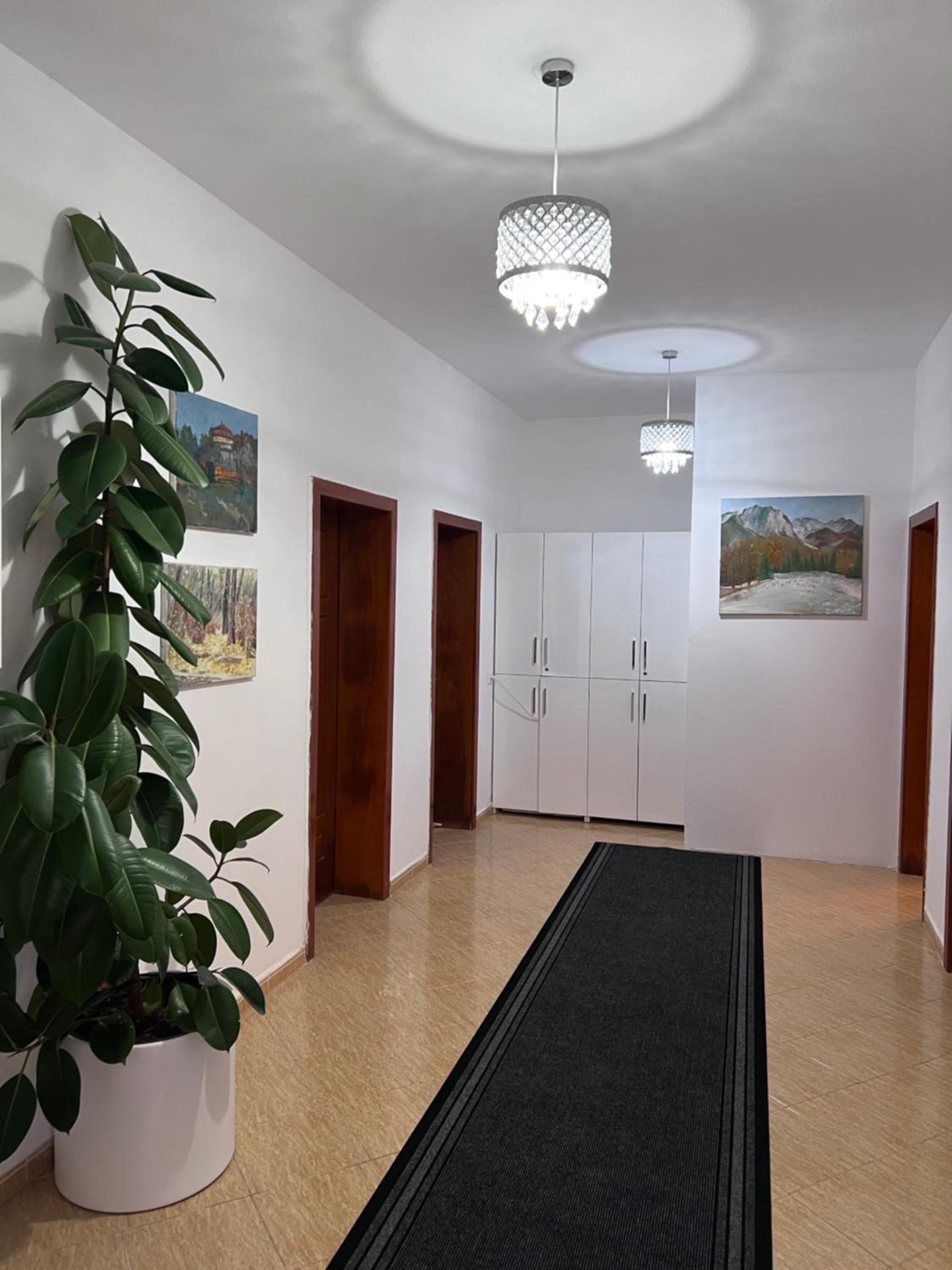 White Star Villa - Studio Apartments with Parking