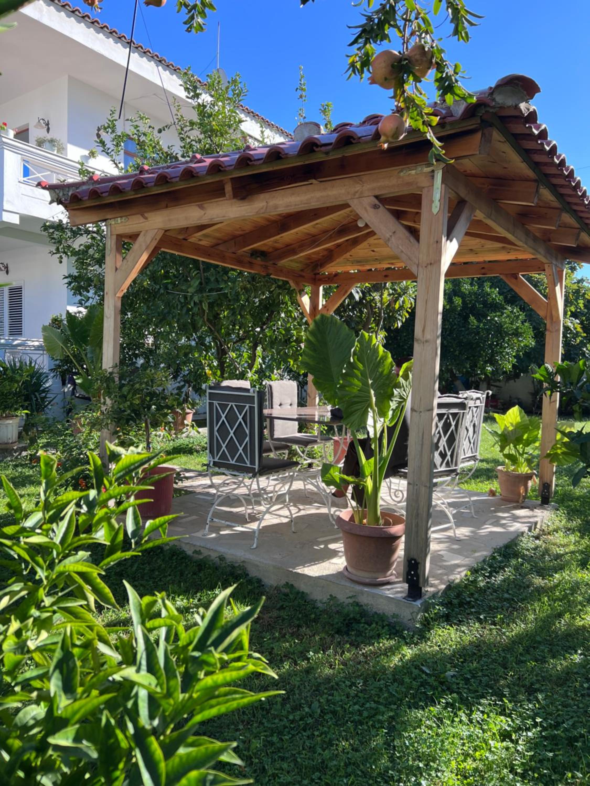 White Star Villa - Studio Apartments with Parking