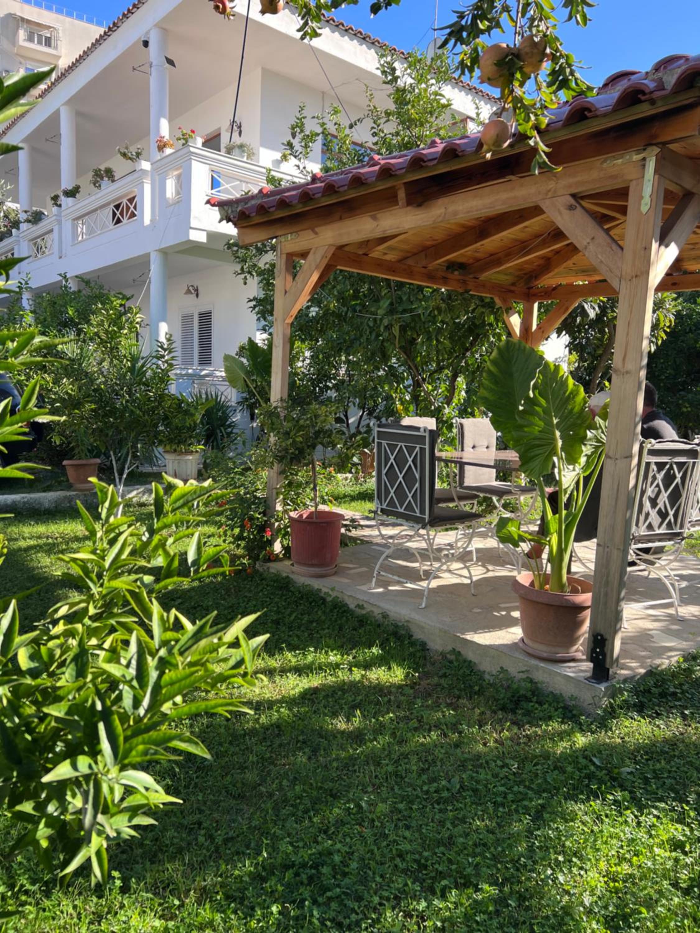 White Star Villa - Studio Apartments with Parking