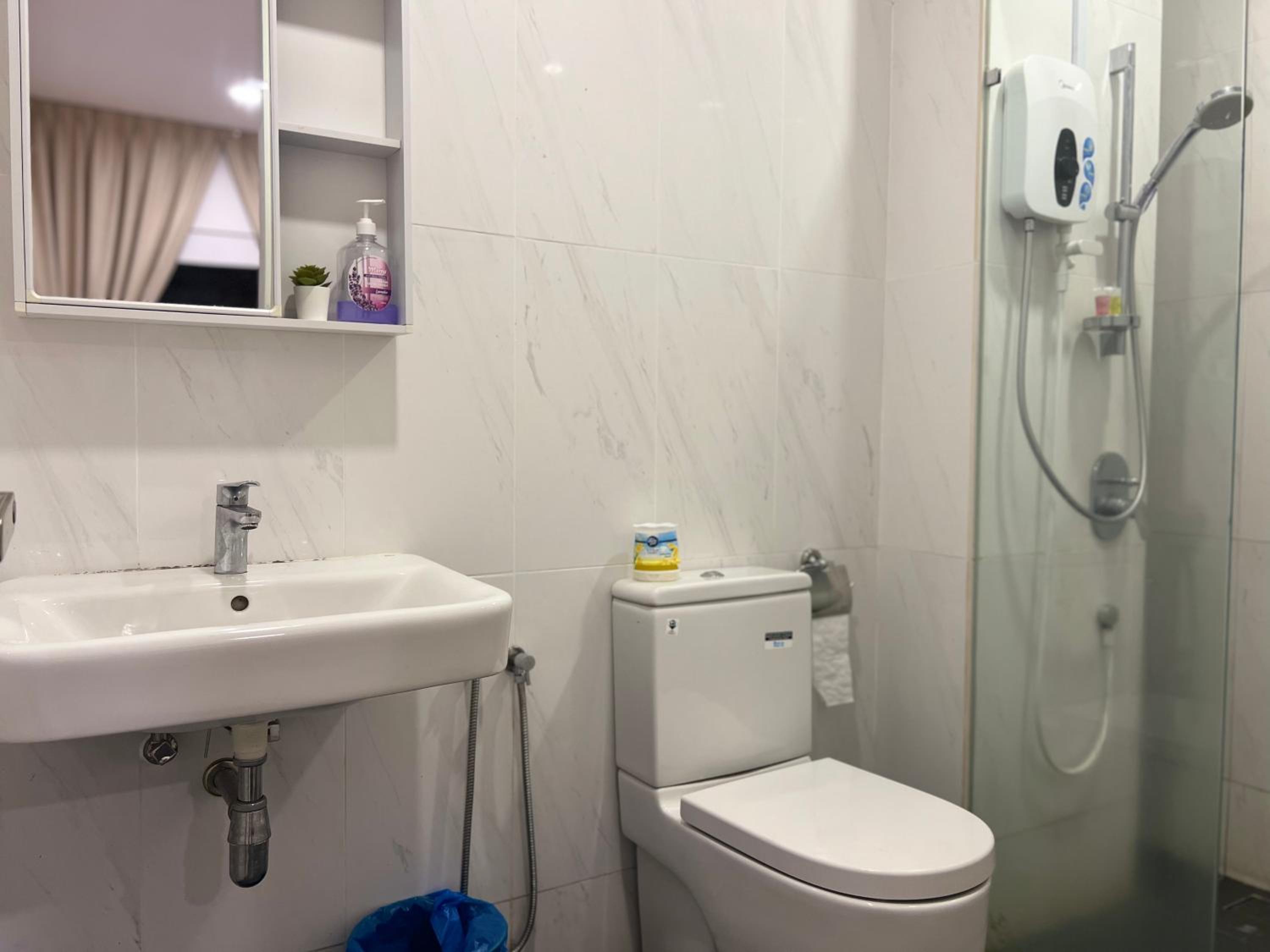 RoseWood Suites At Reizz Residence