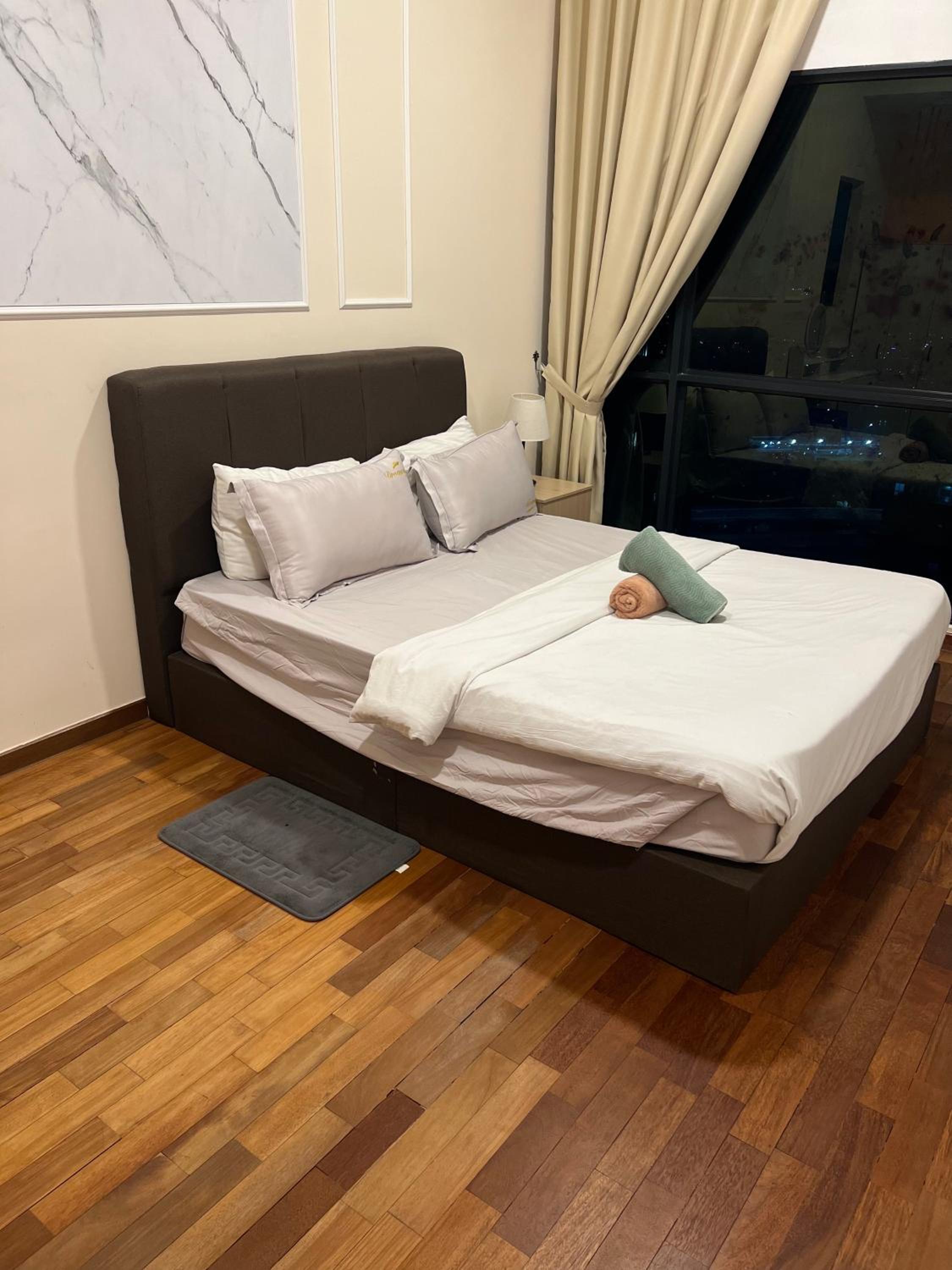 RoseWood Suites At Reizz Residence