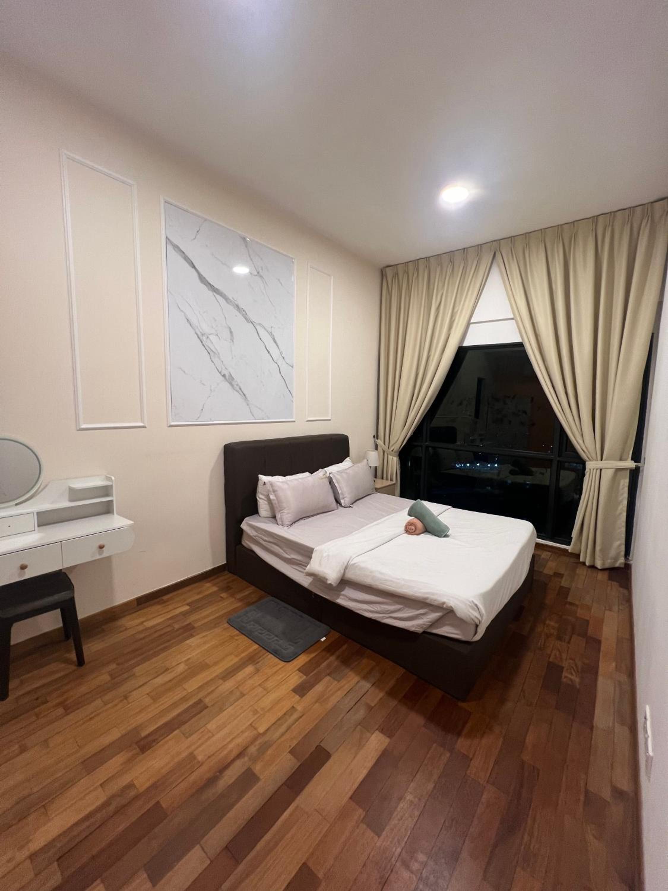 RoseWood Suites At Reizz Residence