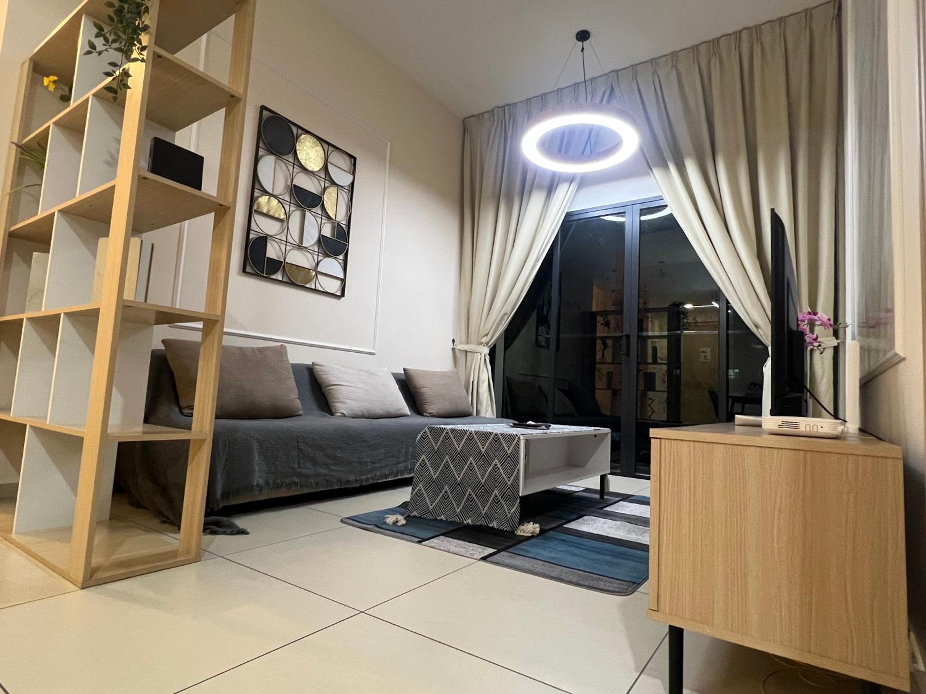 RoseWood Suites At Reizz Residence