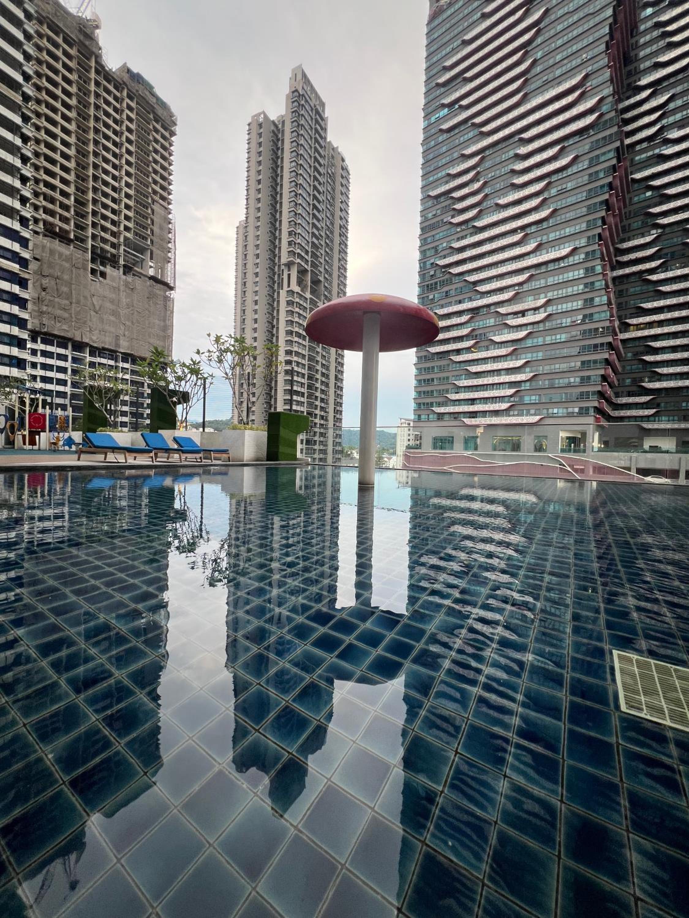 RoseWood Suites At Reizz Residence