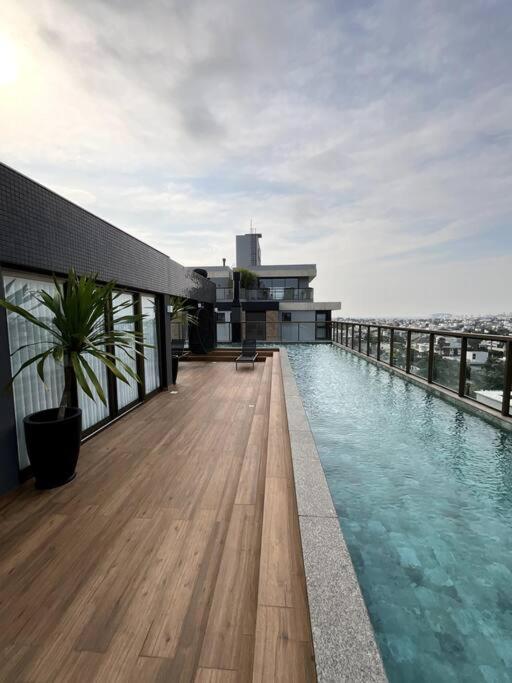 Apto Elegante com Localização Privilegiada e Rooftop incrível