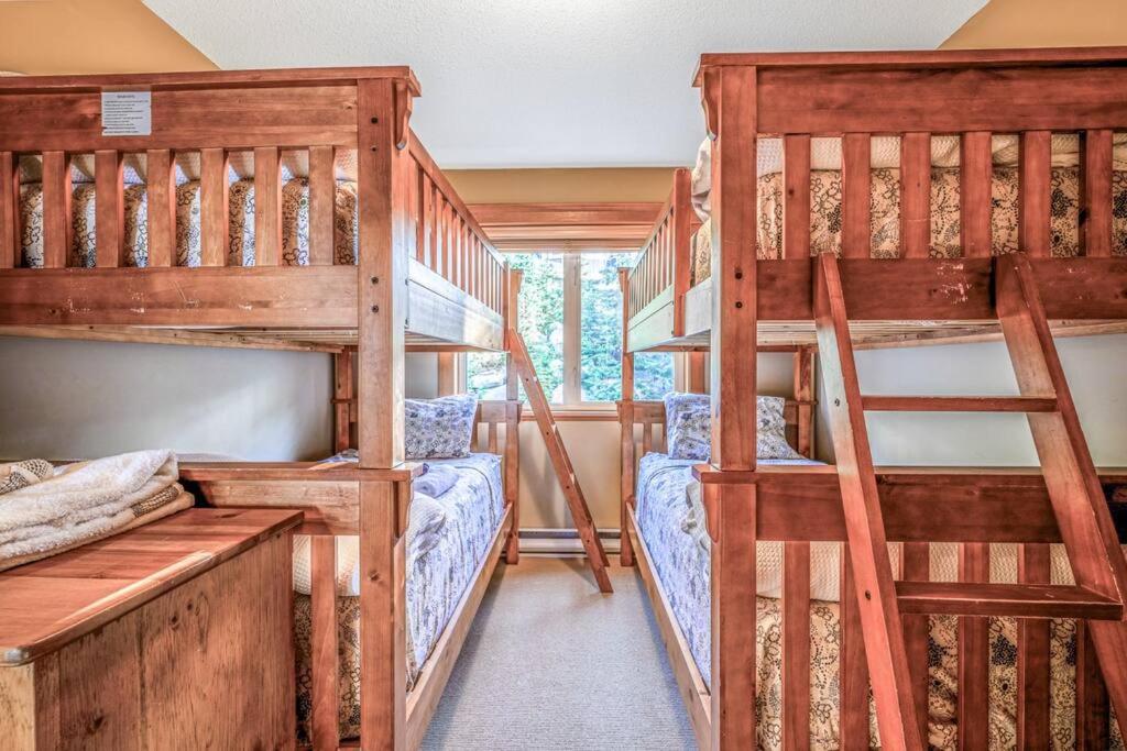 Treetop Getaway, Ski In and Out, Sleeps 10