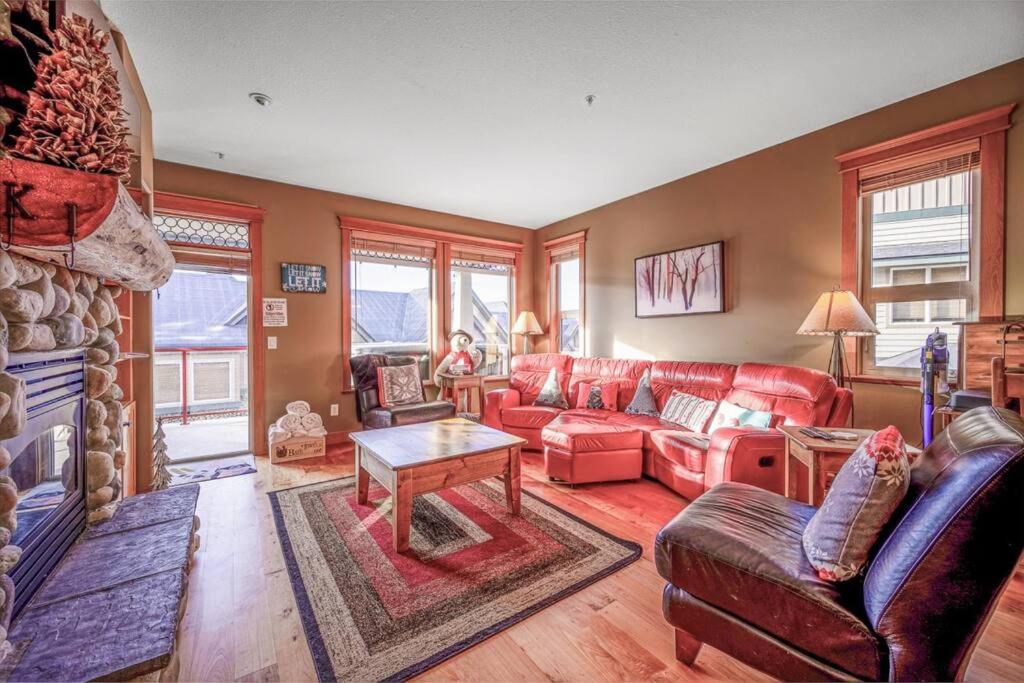 Treetop Getaway, Ski In and Out, Sleeps 10