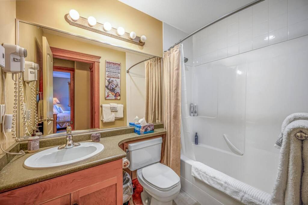 Treetop Getaway, Ski In and Out, Sleeps 10
