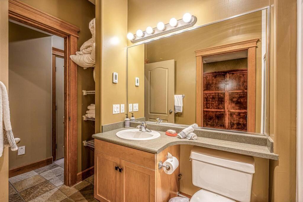 Treetop Getaway, Ski In and Out, Sleeps 10