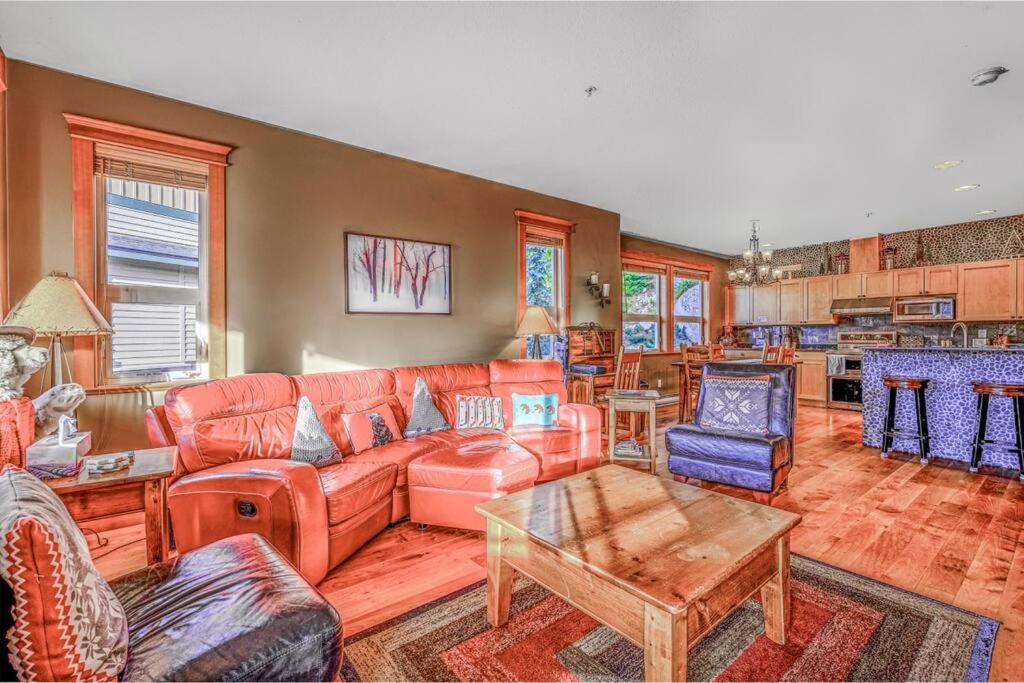 Treetop Getaway, Ski In and Out, Sleeps 10