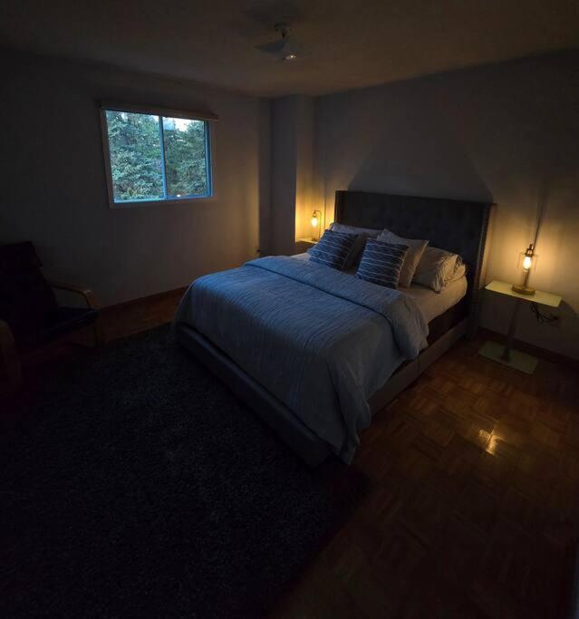 Cozy House-Downtown Mississauga