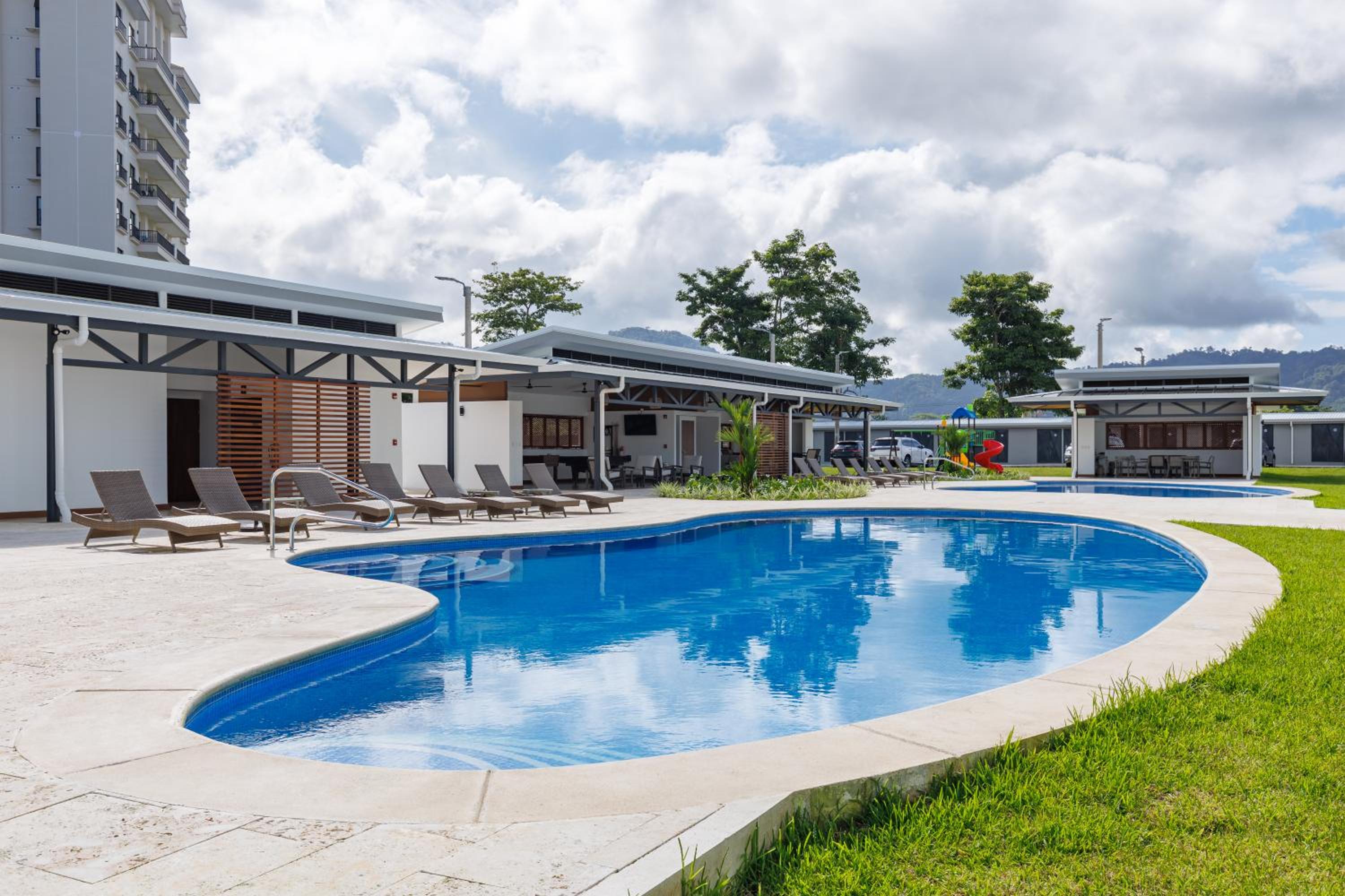 Casago 0701A, BRAND NEW RENTAL Stunning Ocean View Nature Inspired