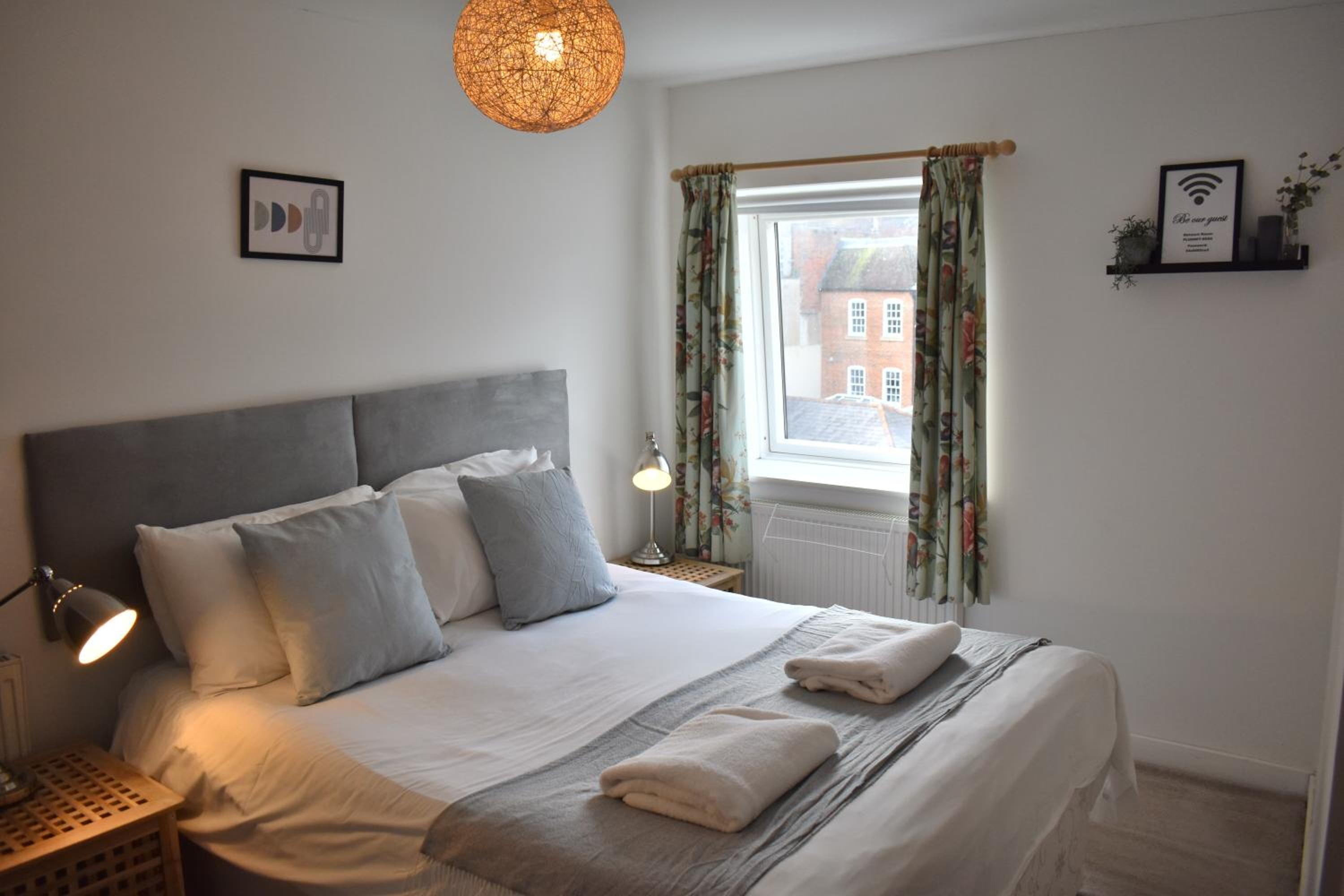 East Pallant Bed and Breakfast, Located in Large Georgian Townhouse in Central Chichester view 5