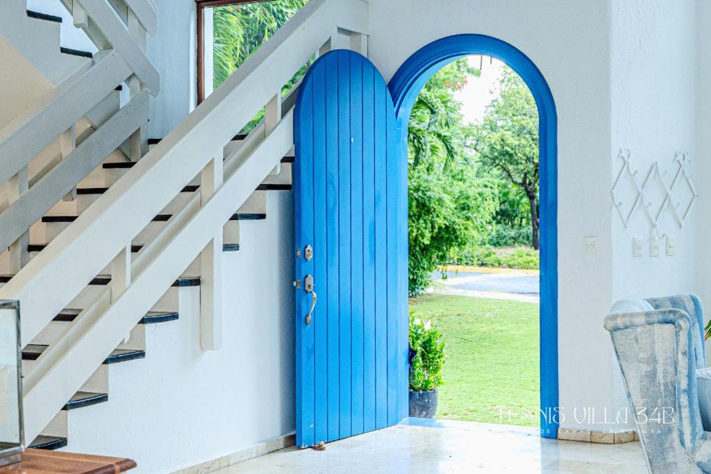7-BR Casa de Campo Oasis Villa with Pool & Jacuzzi - Rent Includes Cook, Butler and Maid view 2