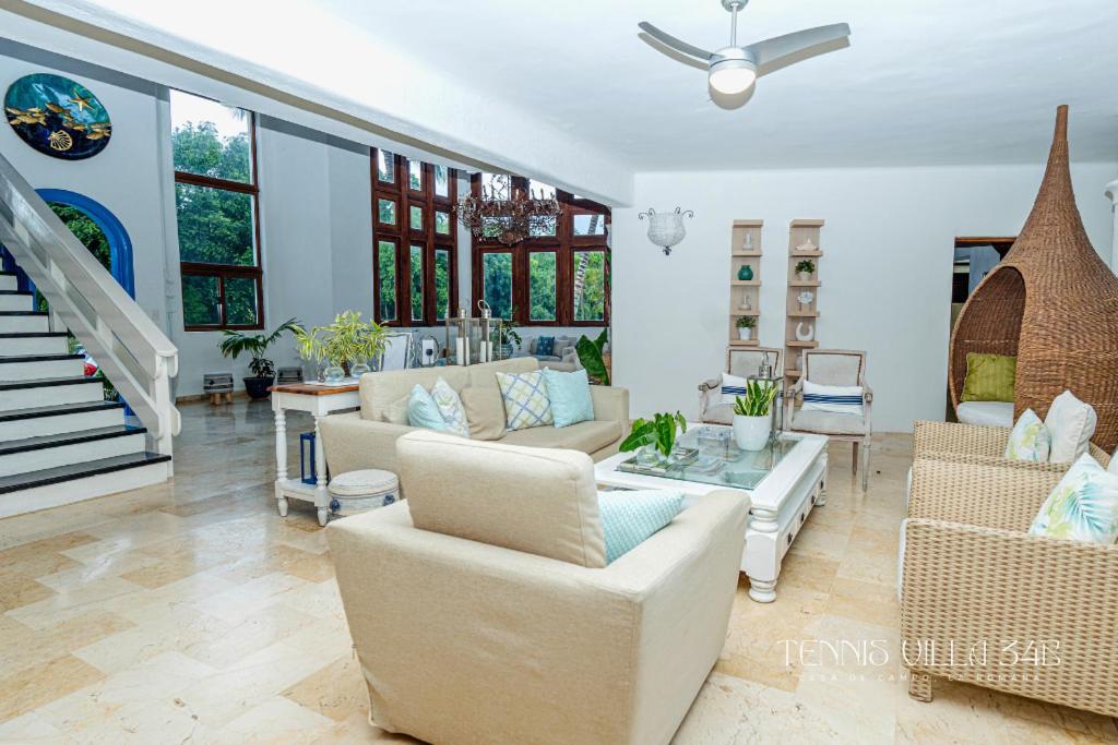 7-BR Casa de Campo Oasis Villa with Pool & Jacuzzi - Rent Includes Cook, Butler and Maid view 3