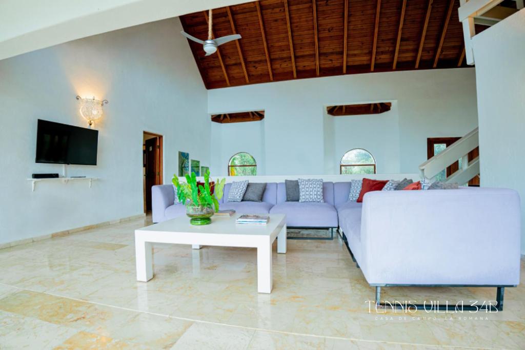 7-BR Casa de Campo Oasis Villa with Pool & Jacuzzi - Rent Includes Cook, Butler and Maid view 4