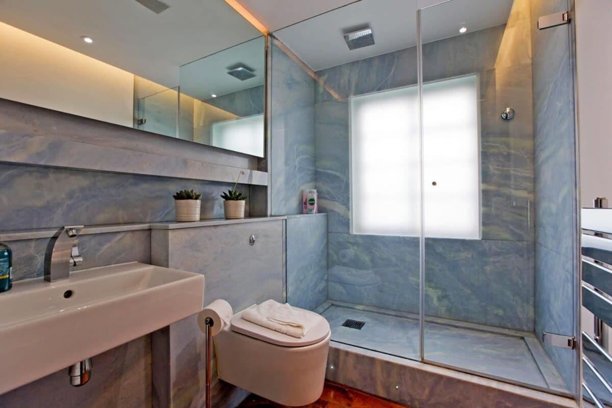 Luxury 2 Bed Knightsbridge Flat