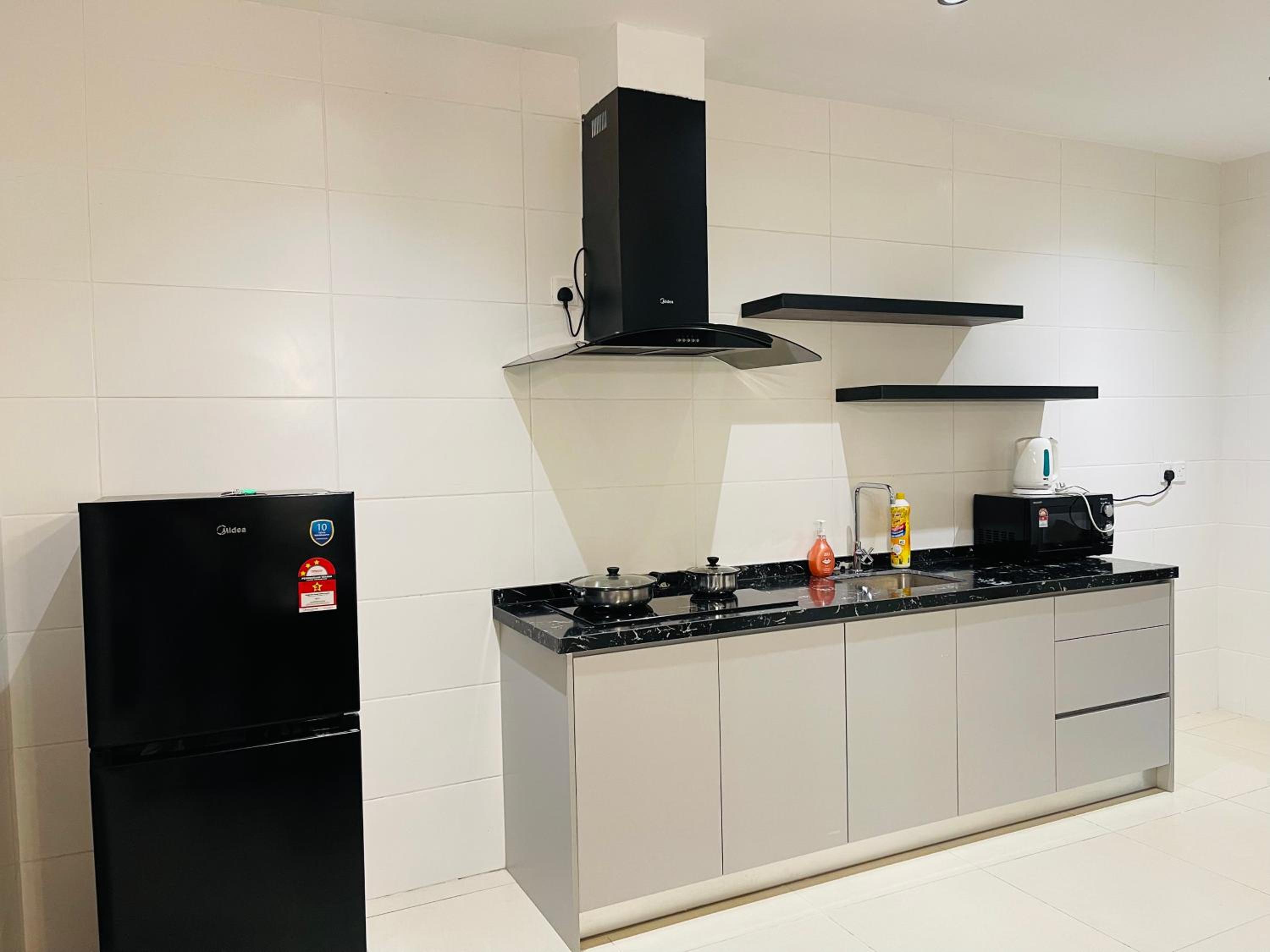 RoseWood Suites At Reizz Residence