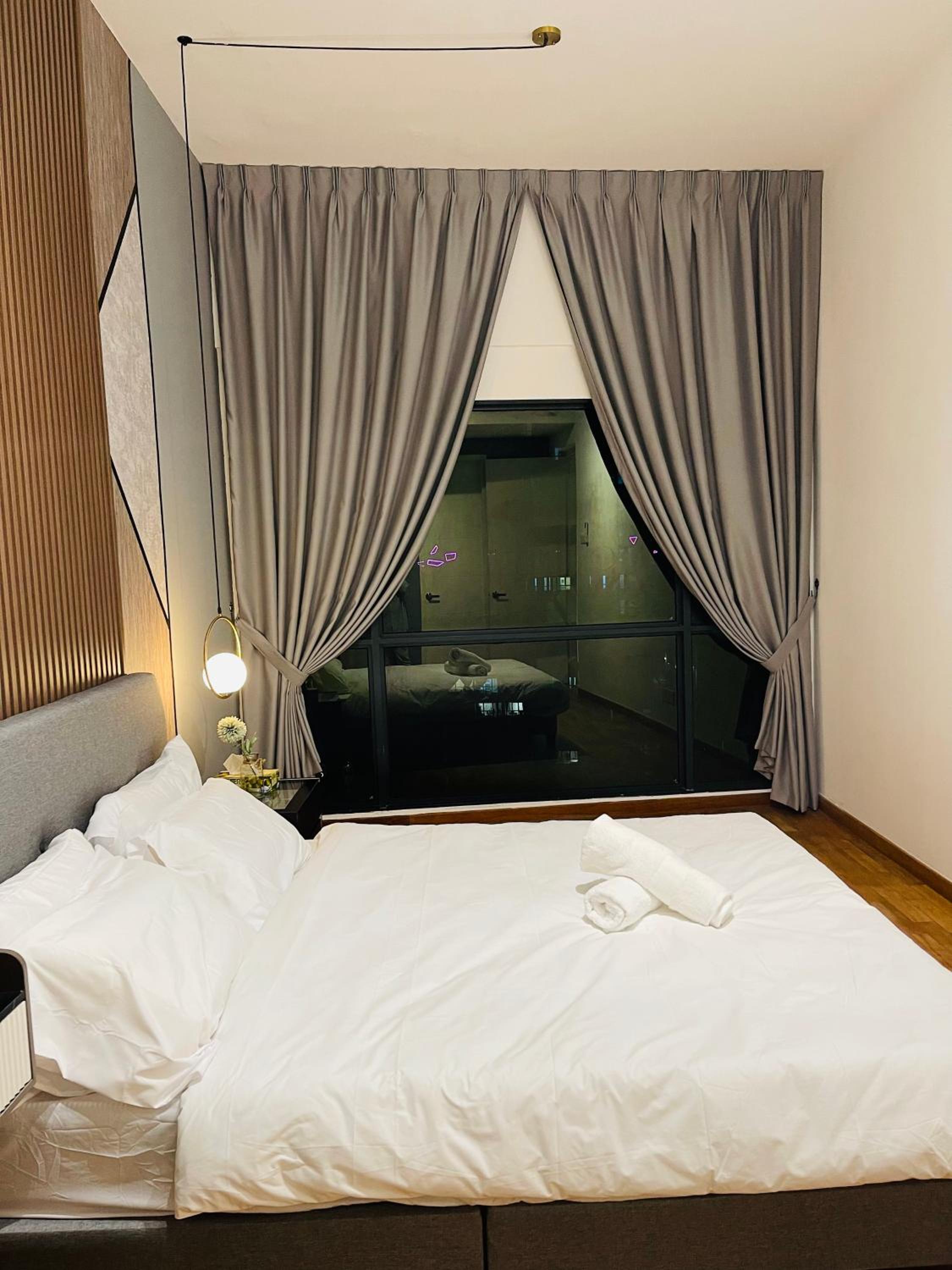 RoseWood Suites At Reizz Residence