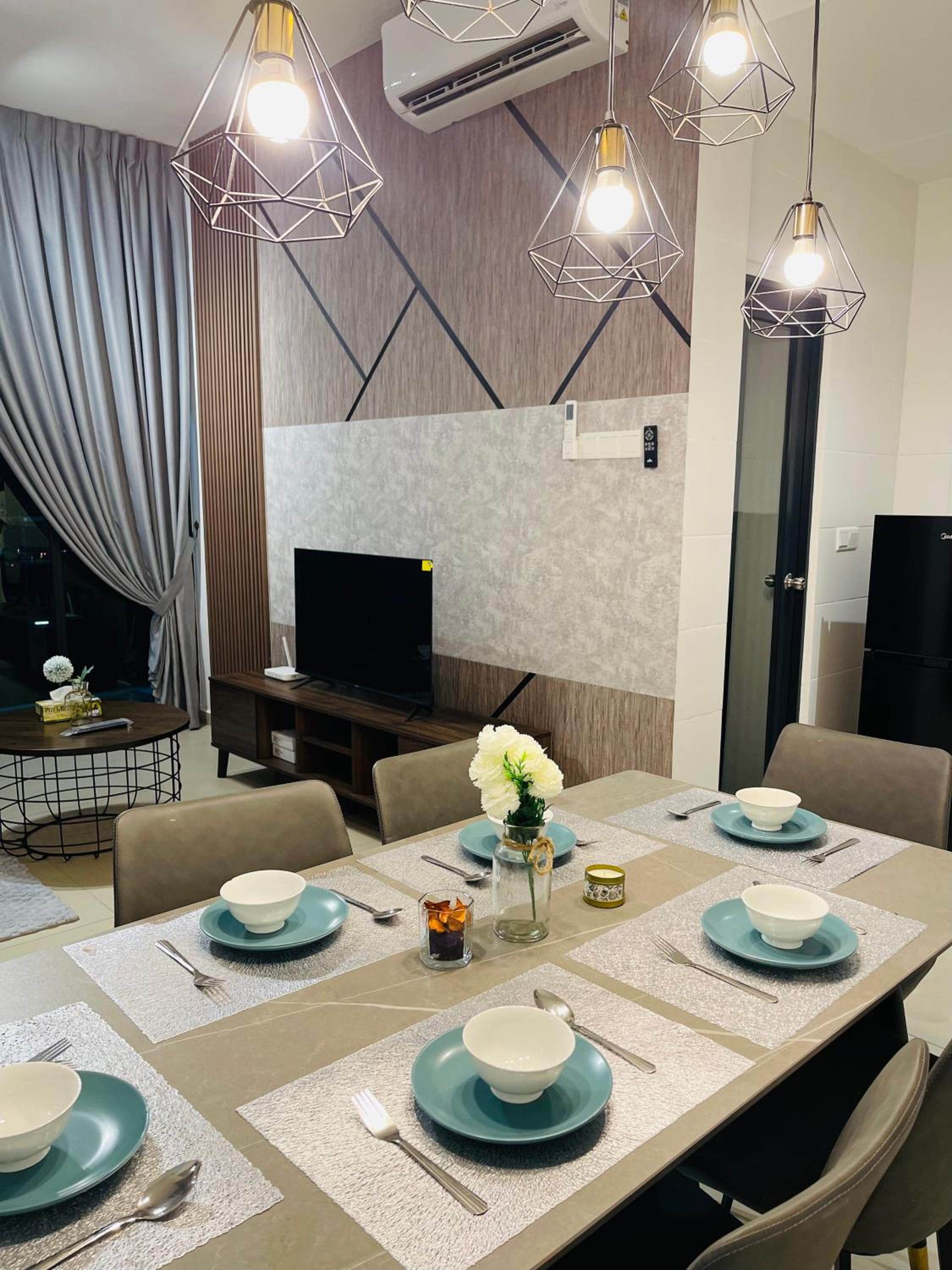 RoseWood Suites At Reizz Residence