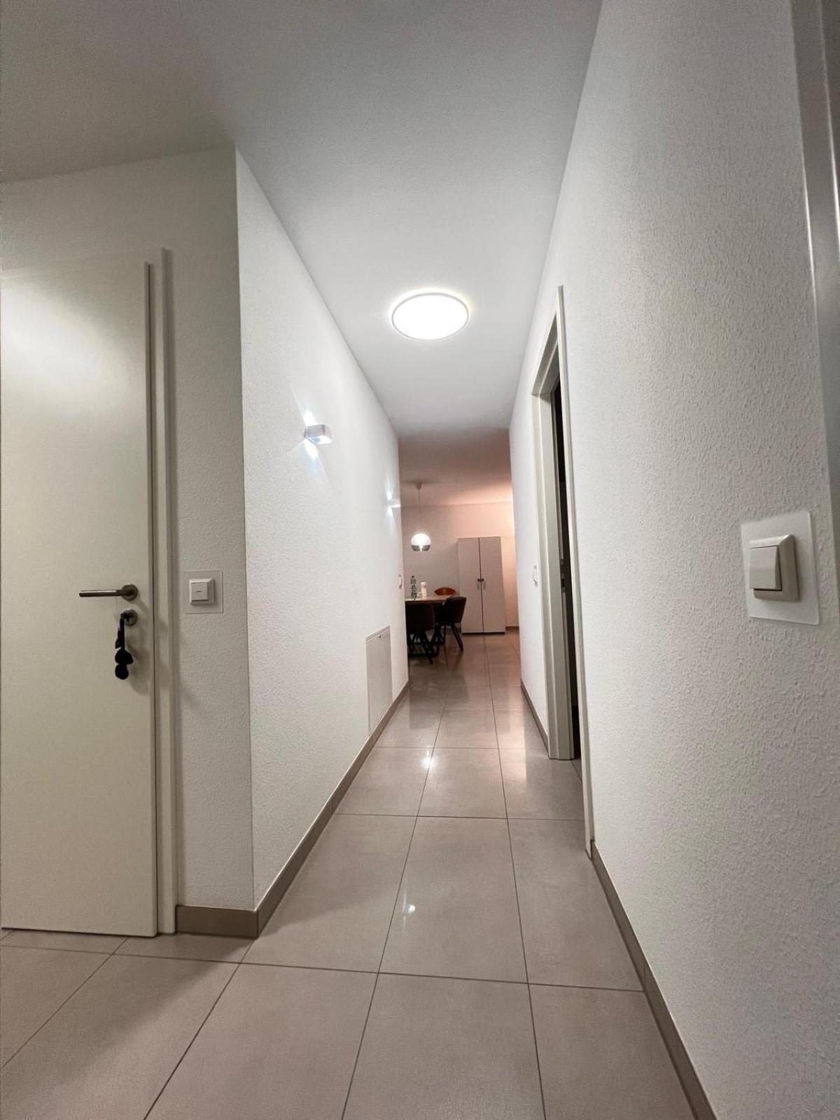 Özels Designer Loft Metzingen - Smart TV, Netflix, private kostenlose Tiefgarage, Self-Express Check-in,Check-out, Outlet 100m