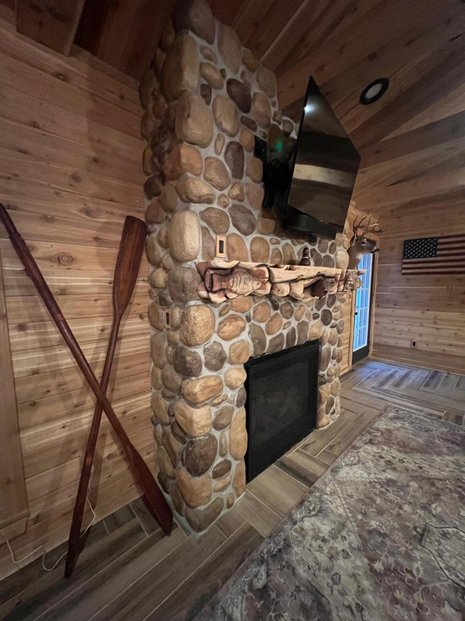 Cozy Cabin Retreat for Your Perfect Getaway - Property Image 1