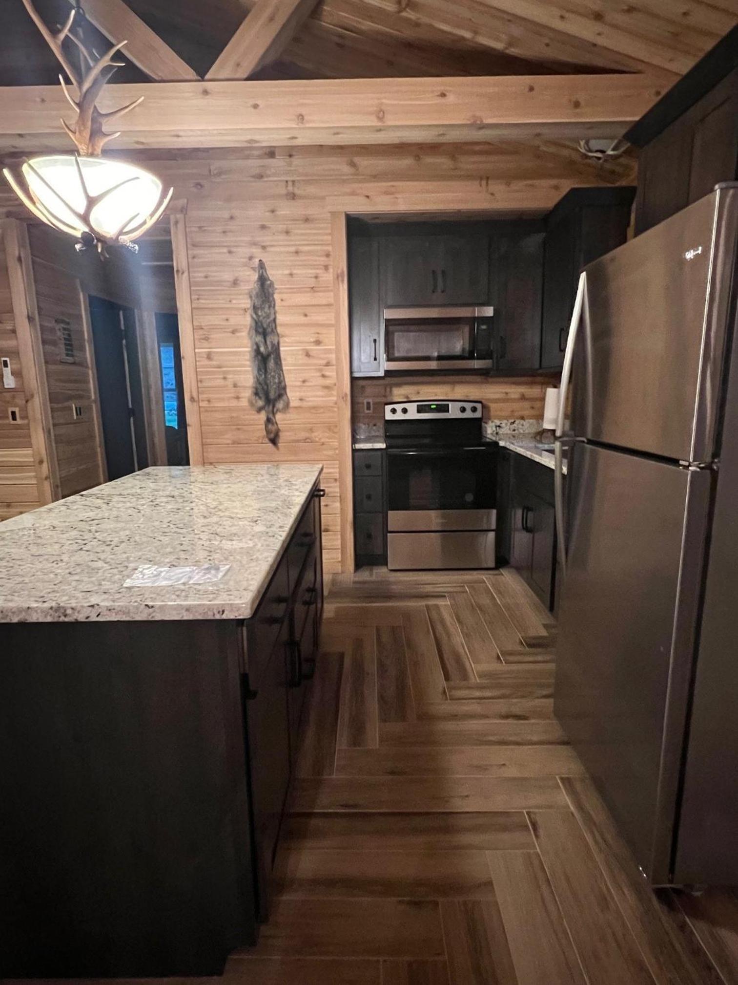 Cozy Cabin Retreat for Your Perfect Getaway - Property Image 9
