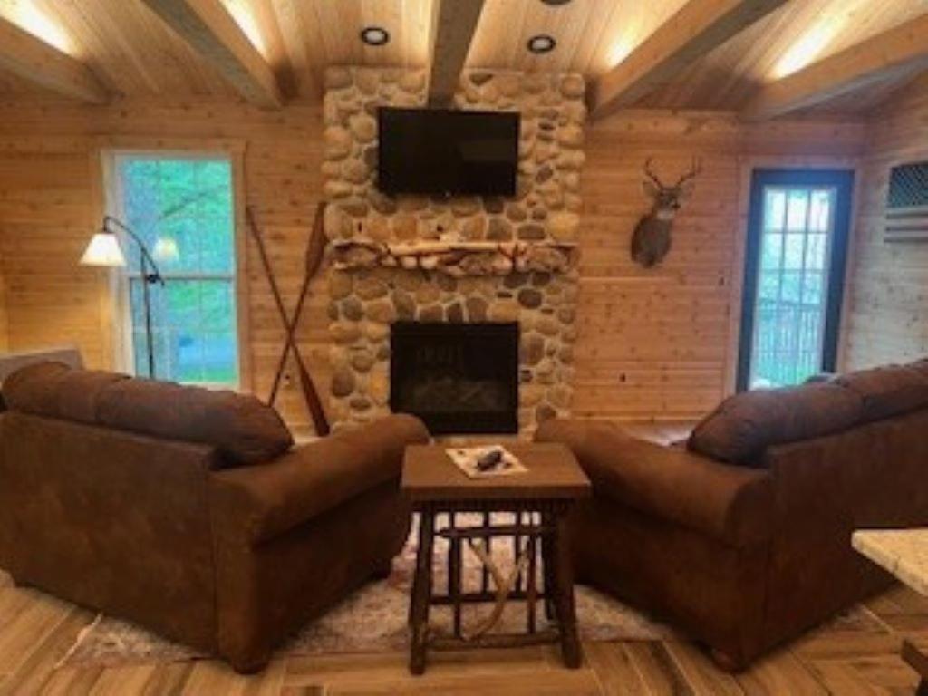 Cozy Cabin Retreat for Your Perfect Getaway - Property Image 3