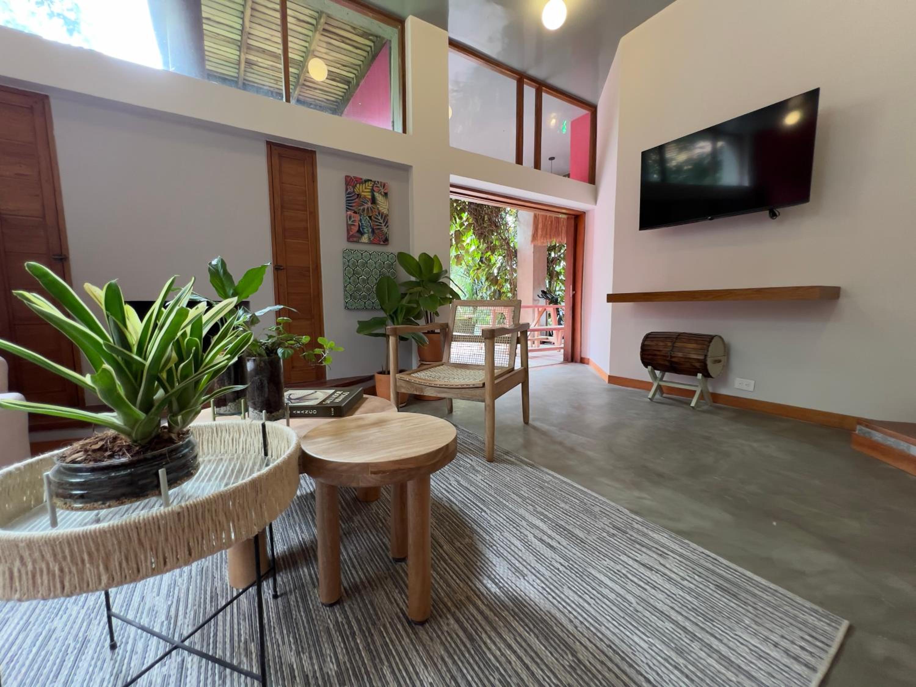 Son de la Loma Apartments
