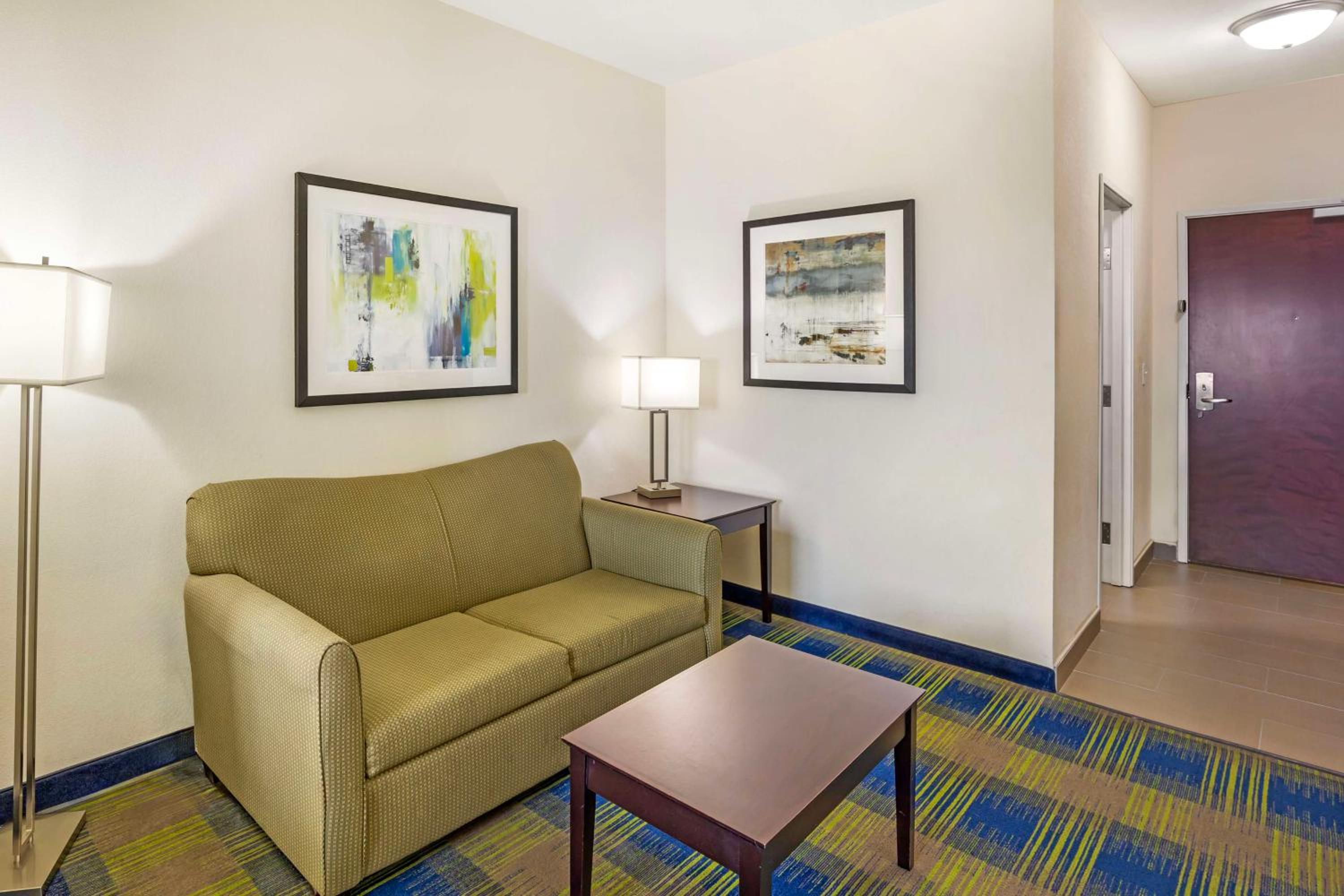 Best Western Plus Pratt