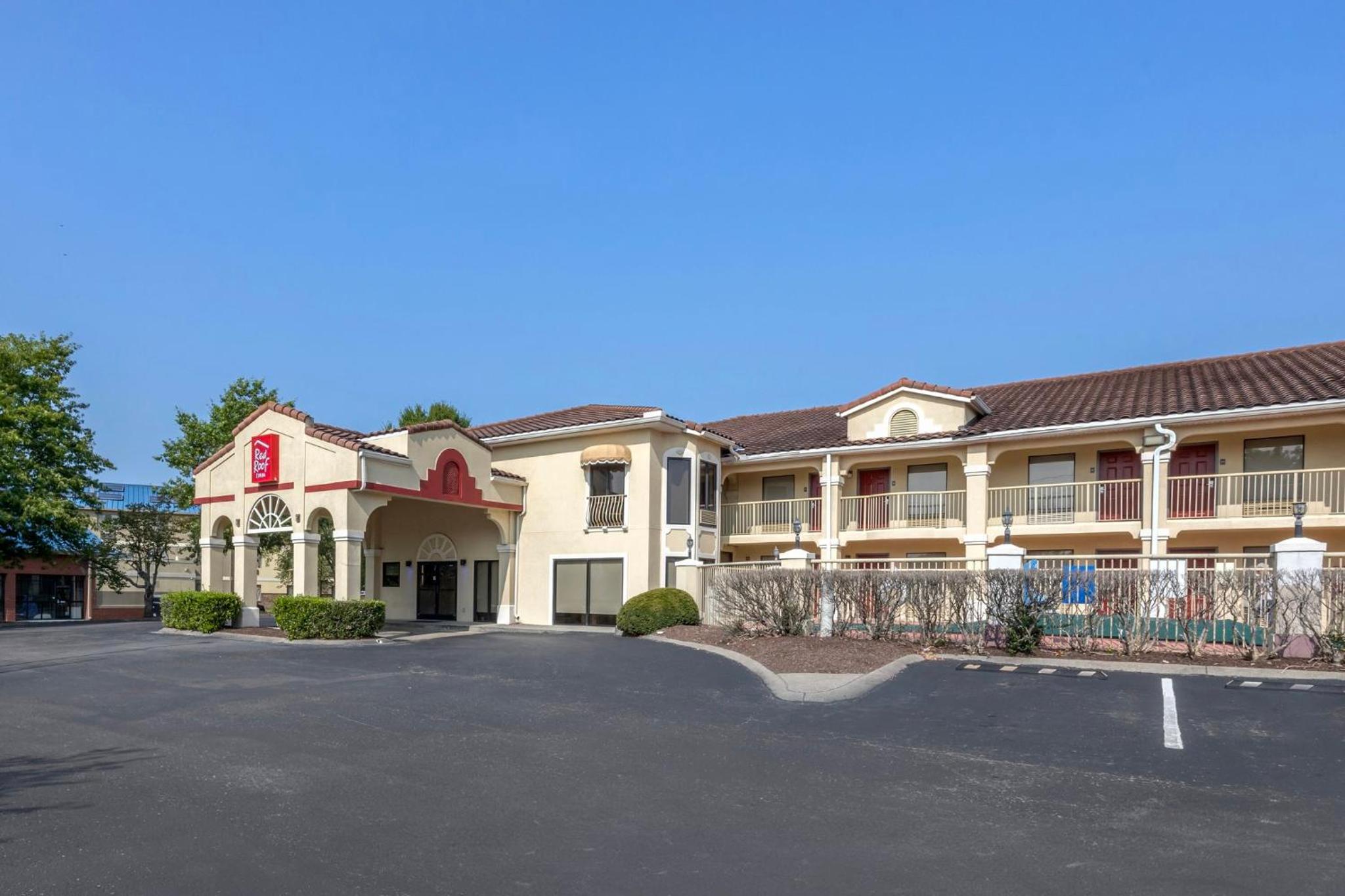 Hotel Red Roof Inn Franklin, TN - Image 1