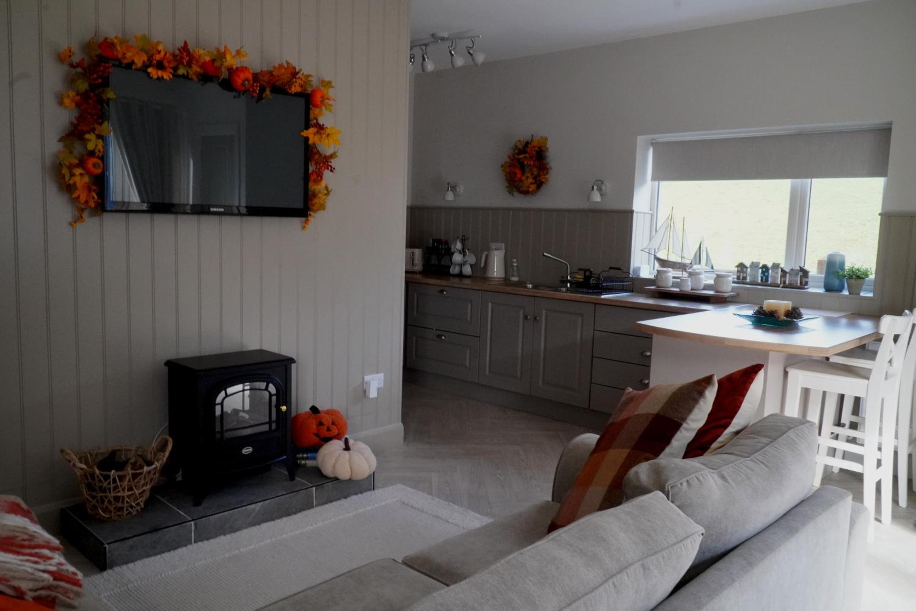 Ivy Lodge view 5