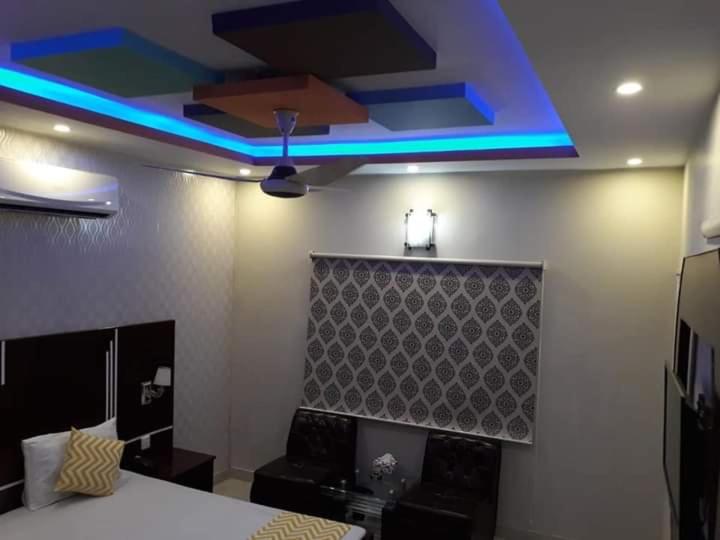 E Town Rooms Guest House view 2
