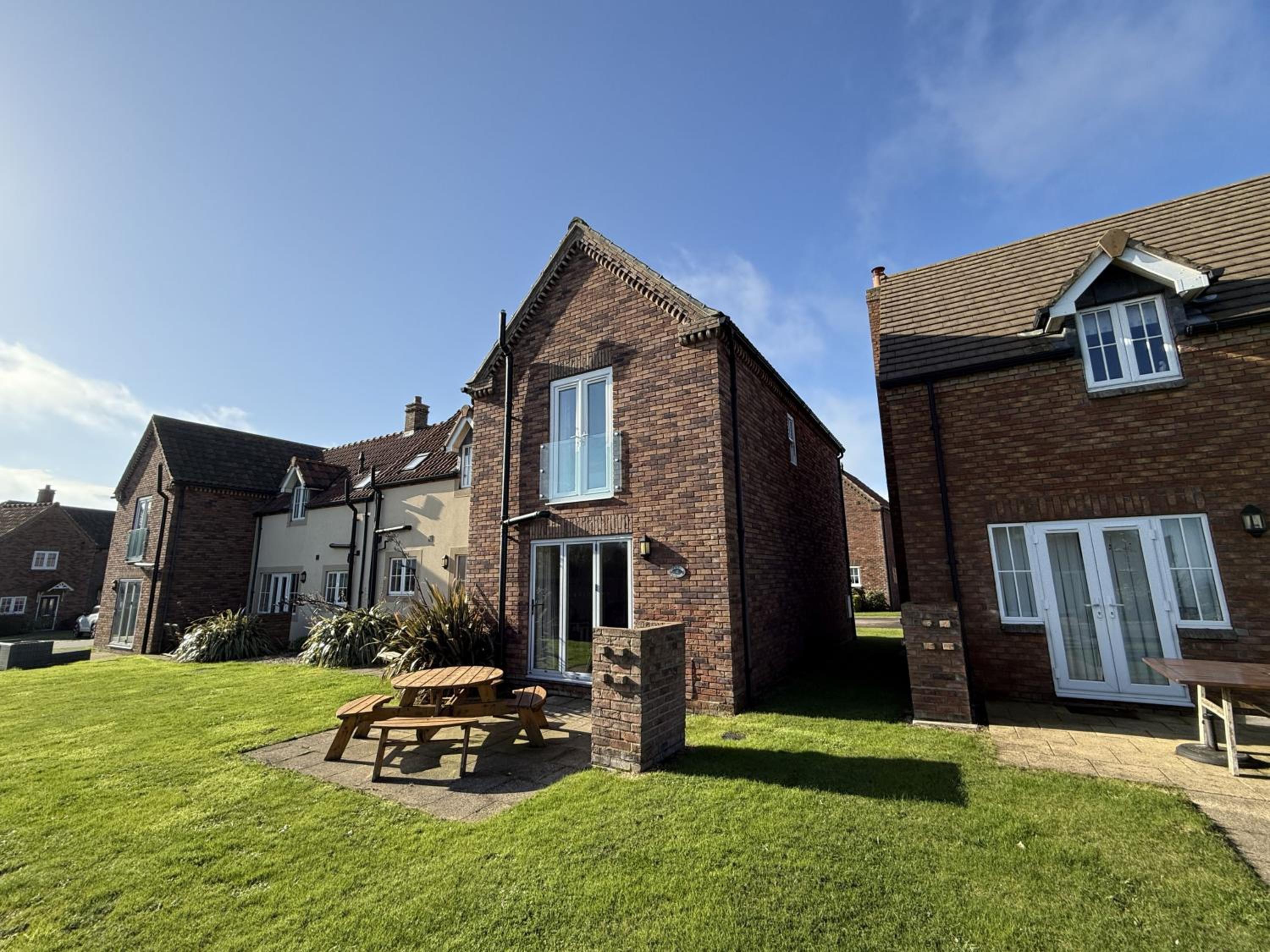 Beachside Cottage - Part of the The Bay Filey Holiday Village with pool, gym and direct beach access, pub, restaurant, tennis and meadows walks