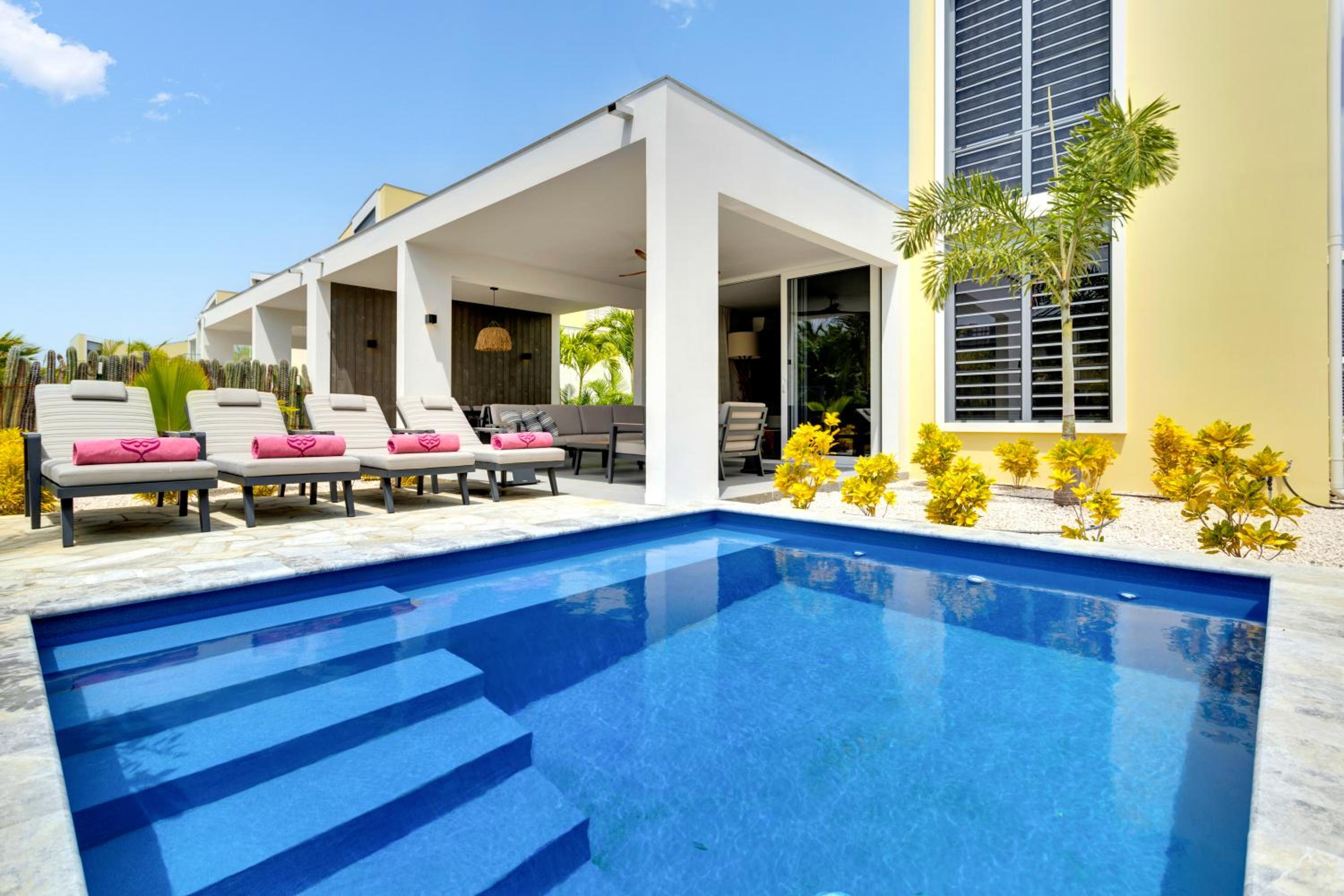 Delfins Beach Resort Bonaire, Tapestry Collection by Hilton