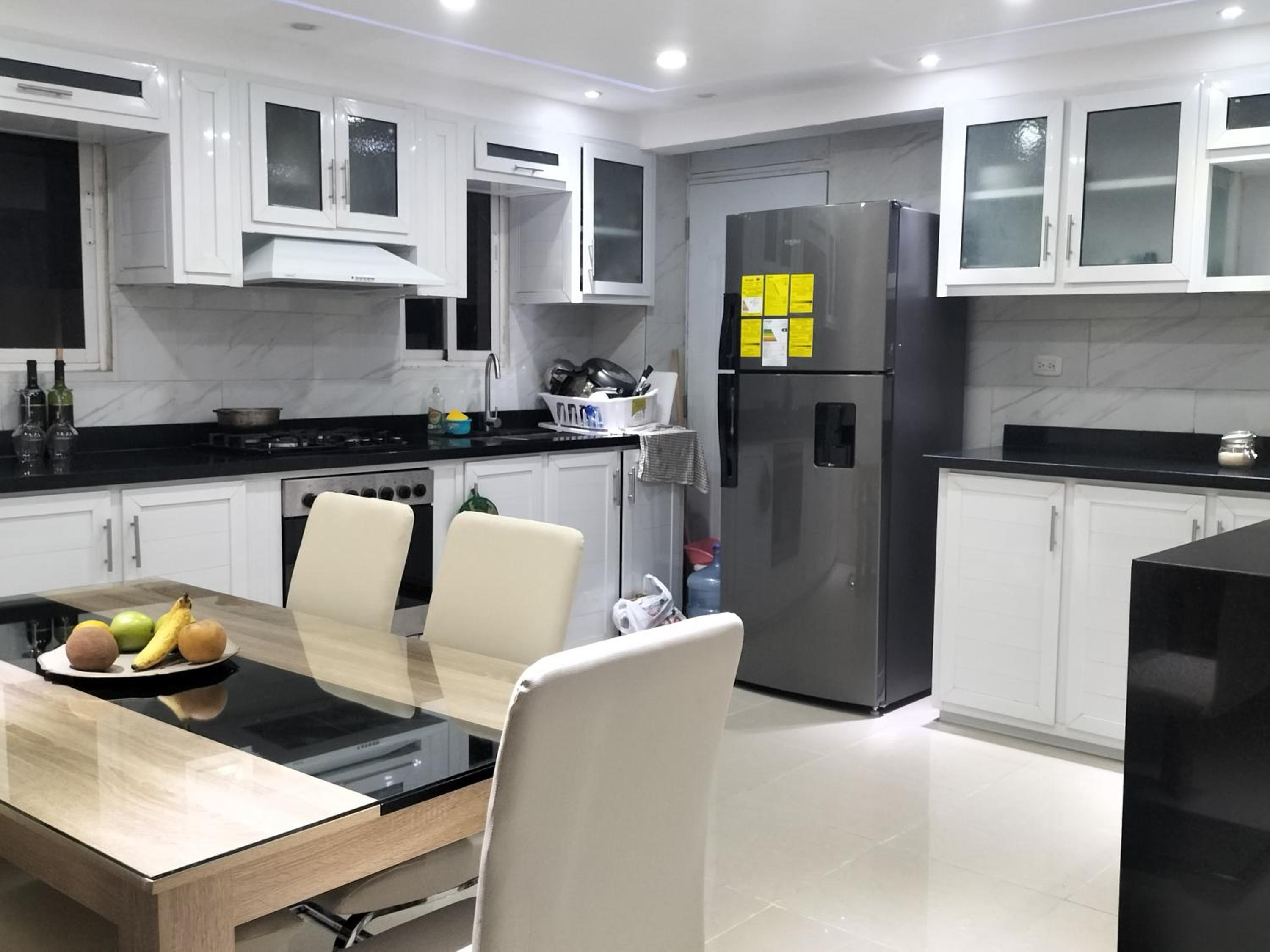 Apartamento con piscina, autopista de San Isidro