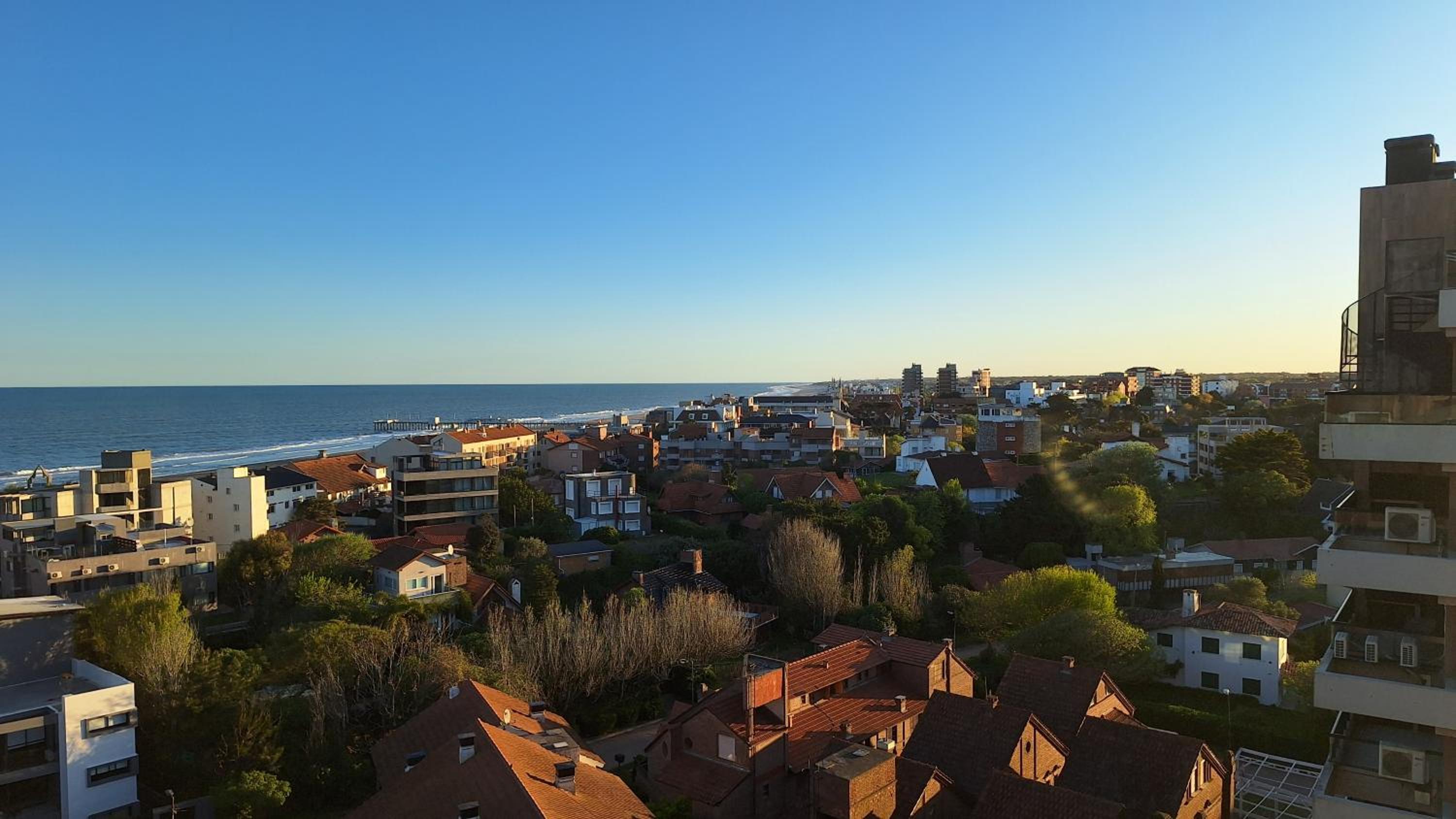 BTWINS Pinamar Dpto Top 8vo al mar c balcon c parrilla c cochera Pileta cubierta descubierta sauna gym cine